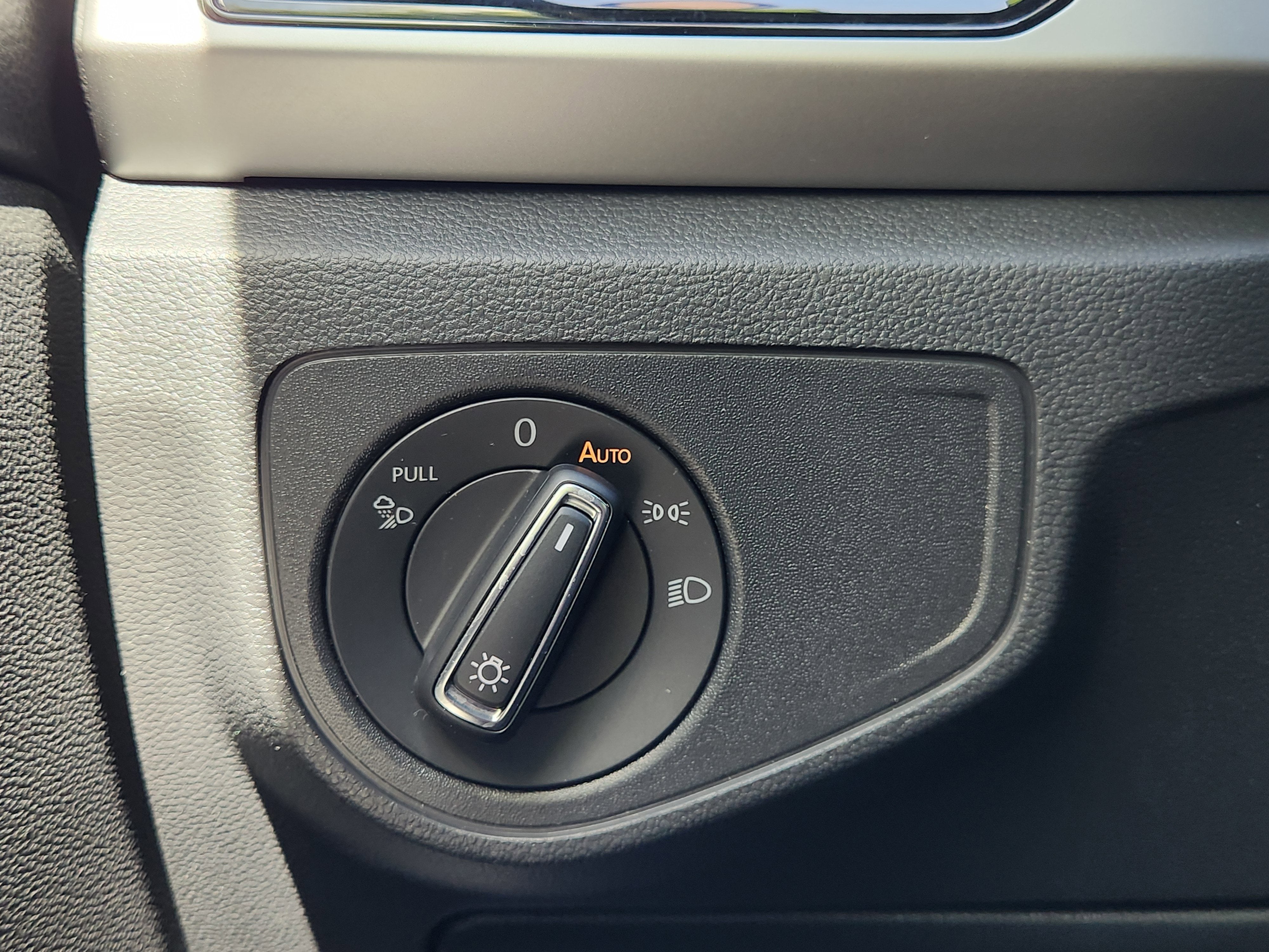 2023 Volkswagen Atlas Cross Sport 3.6L V6 SEL R-Line Black