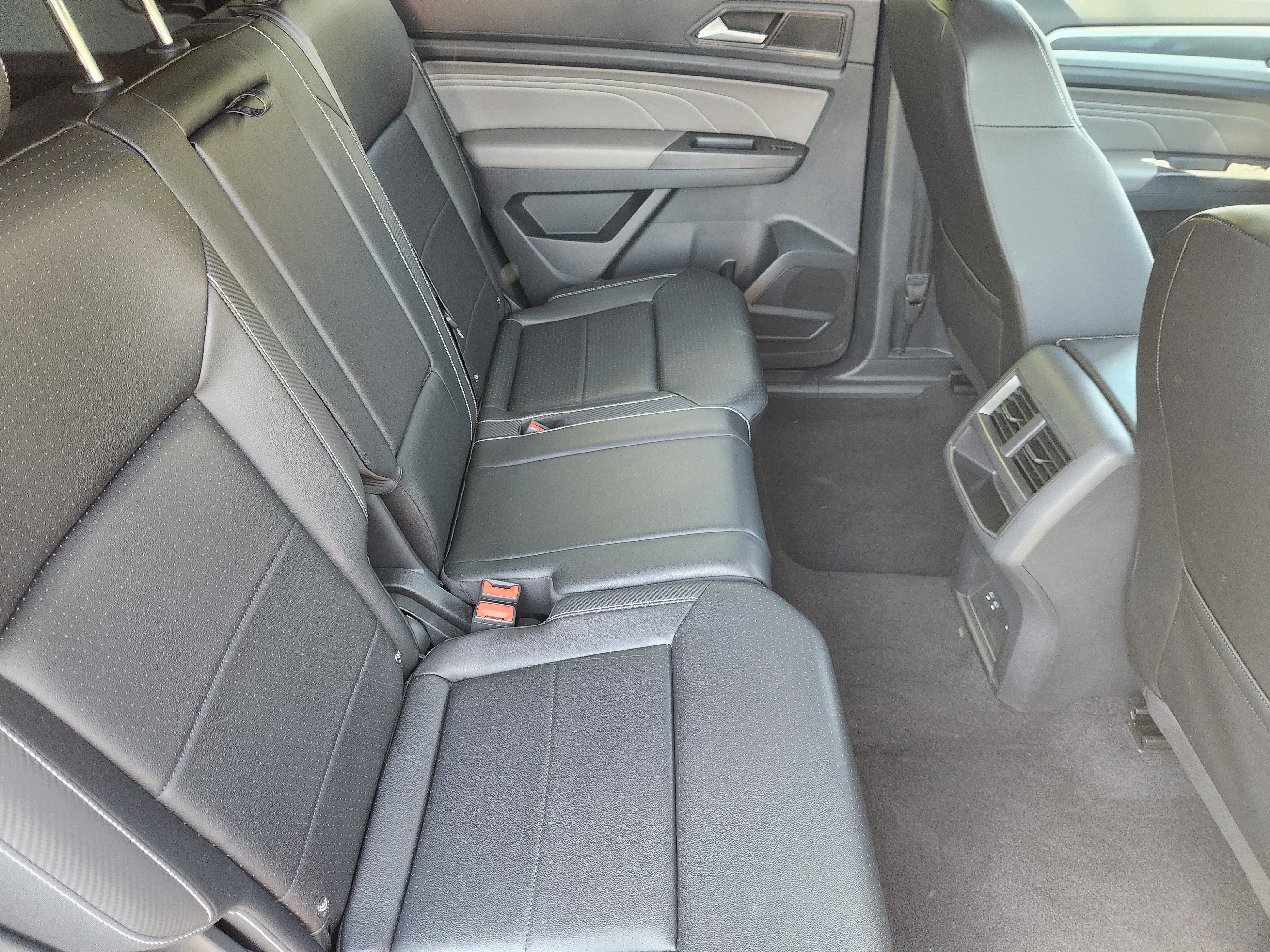 2023 Volkswagen Atlas Cross Sport 3.6L V6 SEL R-Line Black