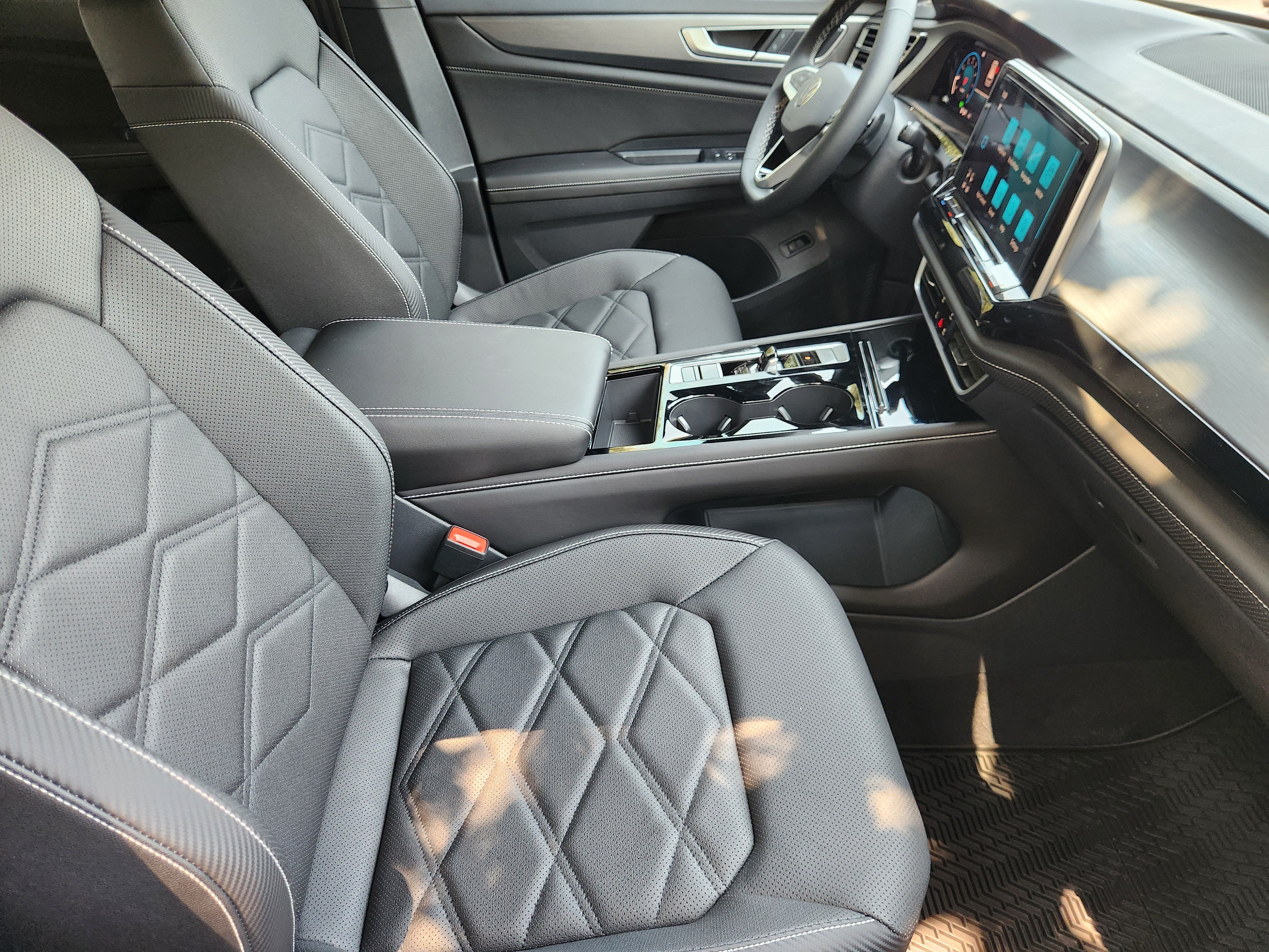2026 Volkswagen Atlas Cross Sport 2.0T SE w/Technology