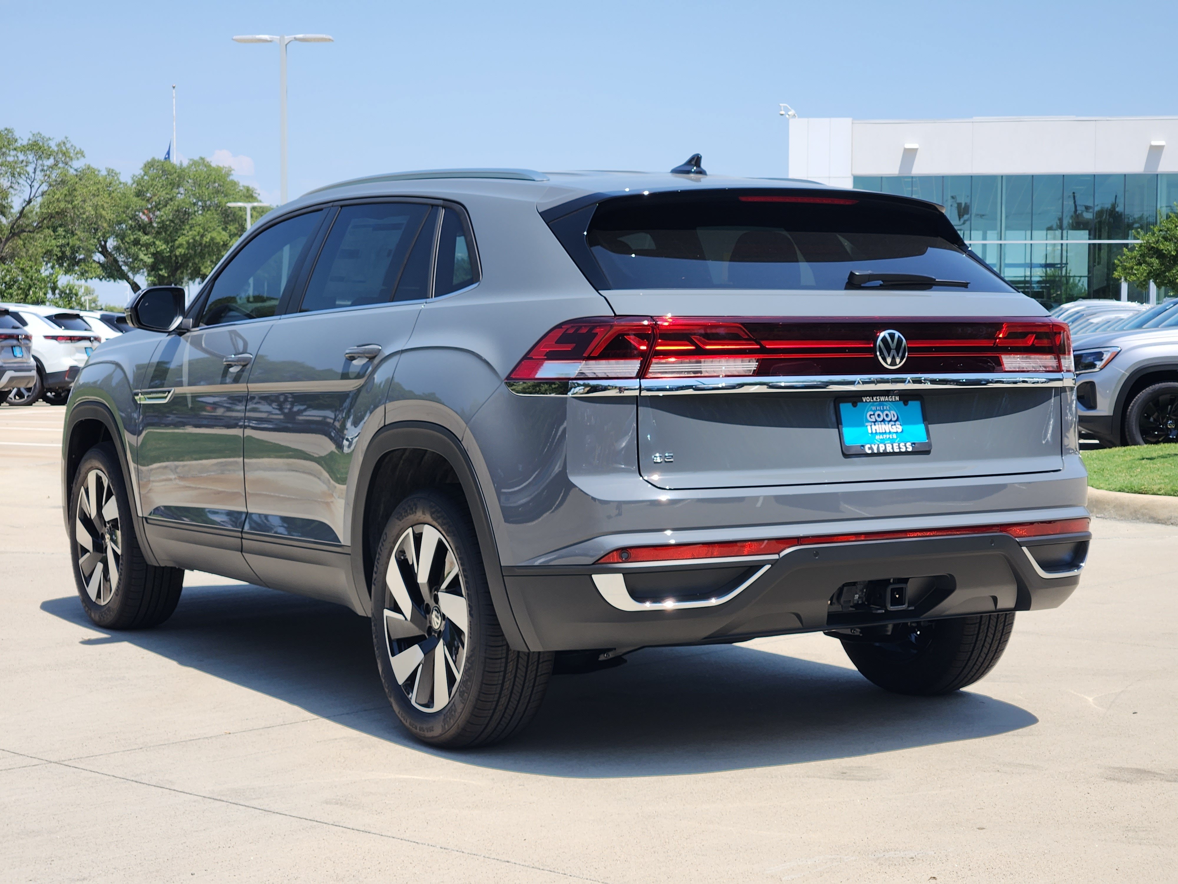 2026 Volkswagen Atlas Cross Sport 2.0T SE w/Technology