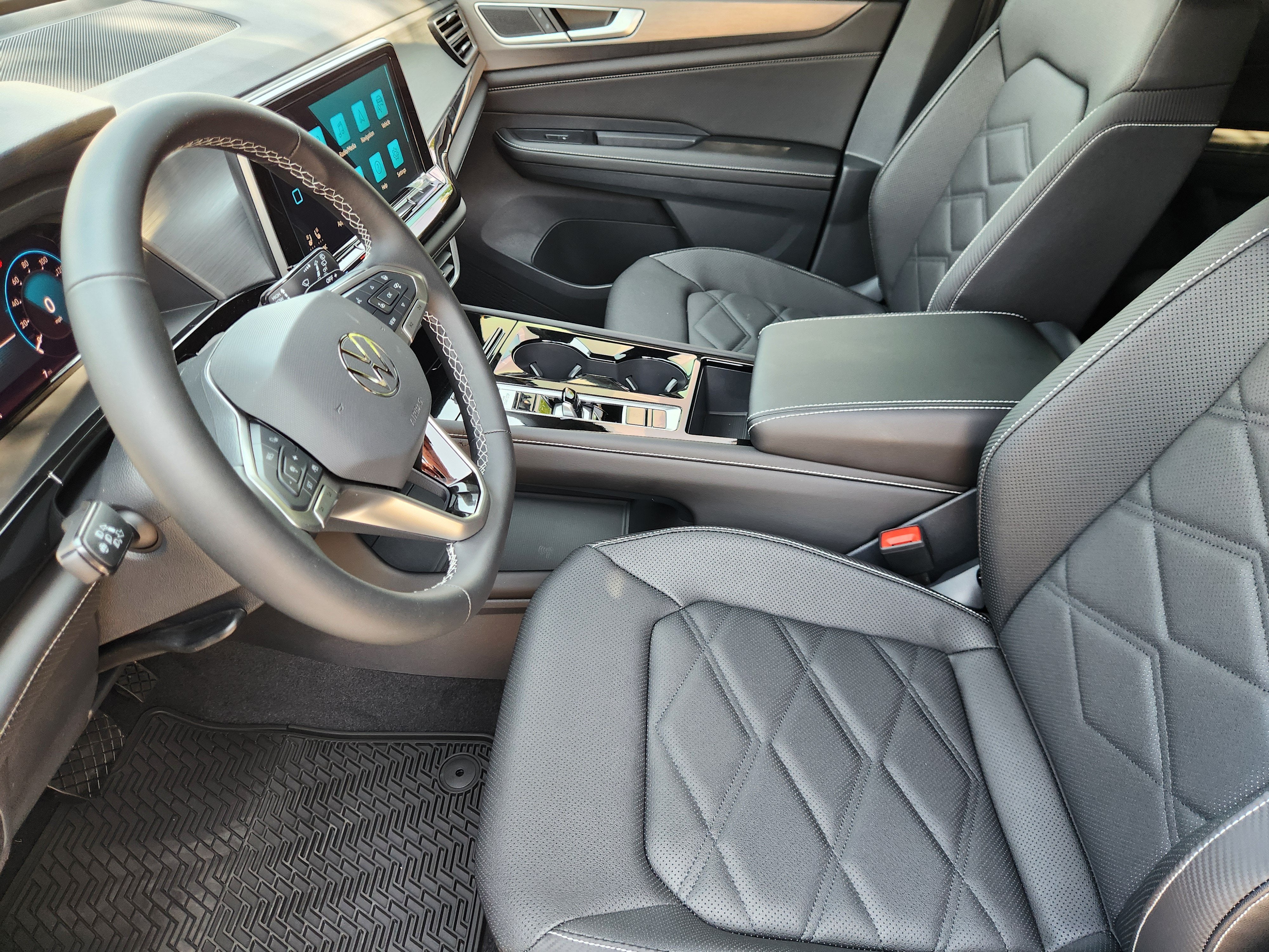 2026 Volkswagen Atlas Cross Sport 2.0T SE w/Technology