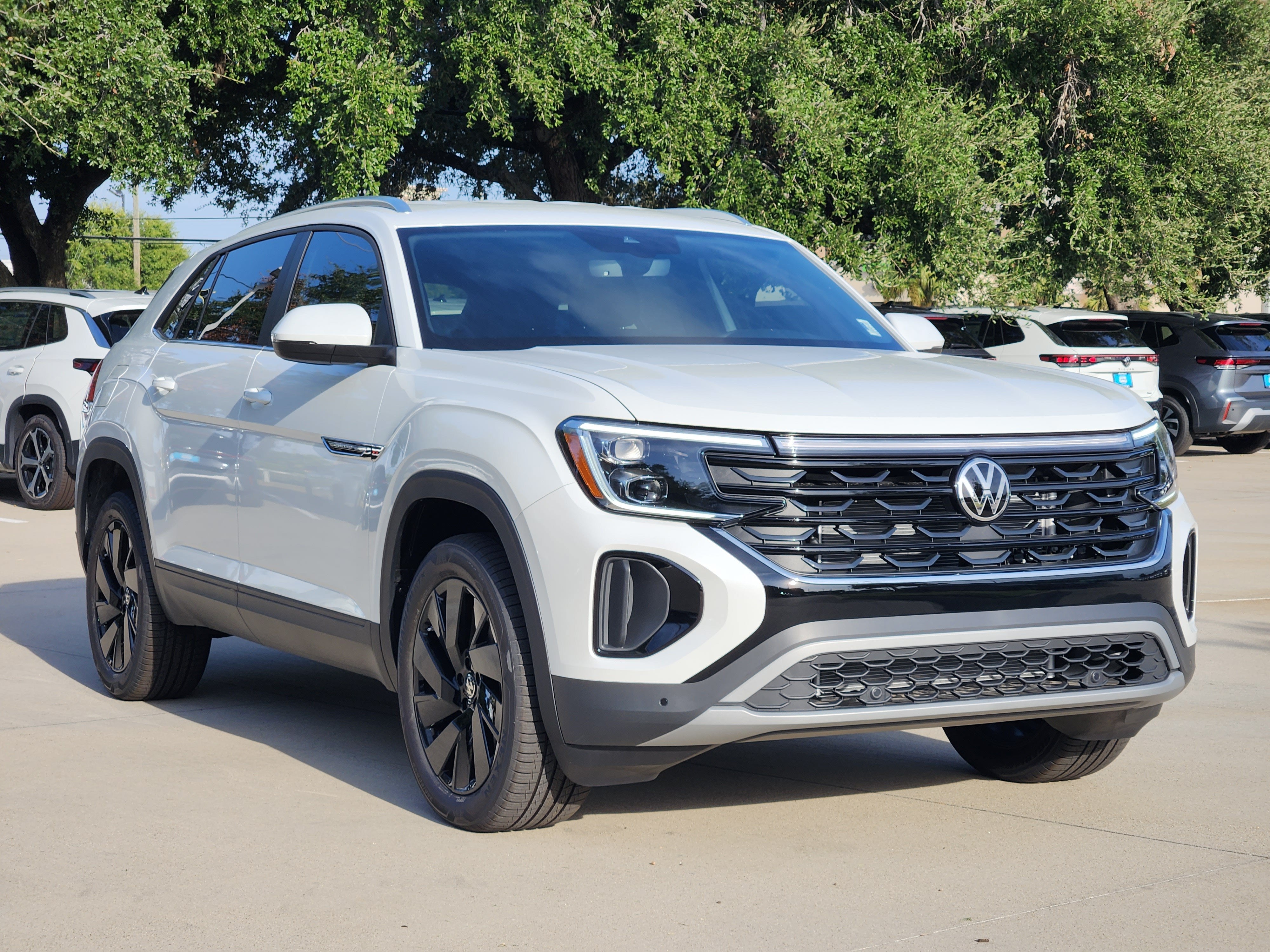 2026 Volkswagen Atlas Cross Sport 2.0T SE w/Technology