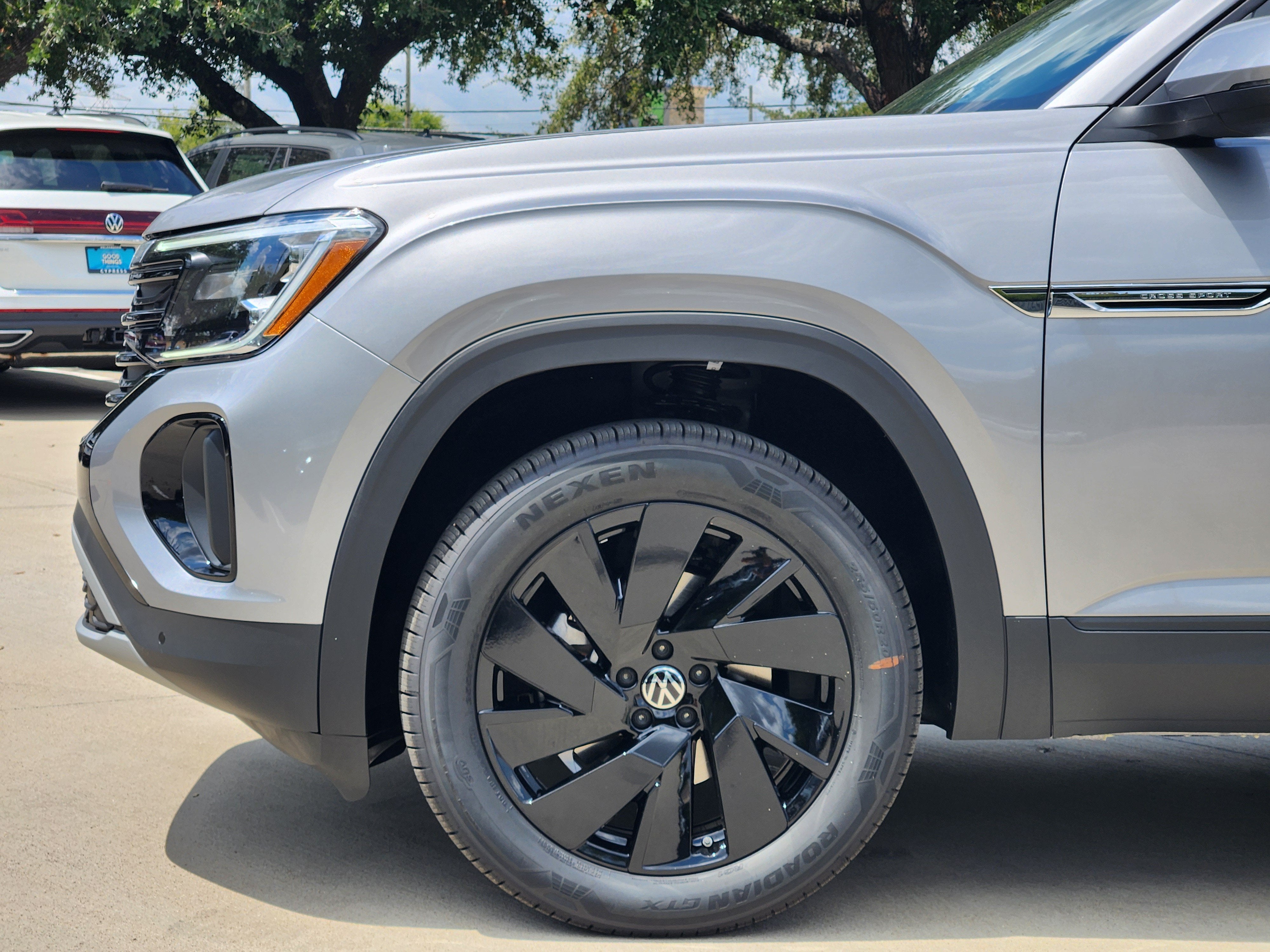 2026 Volkswagen Atlas Cross Sport 2.0T SE w/Technology