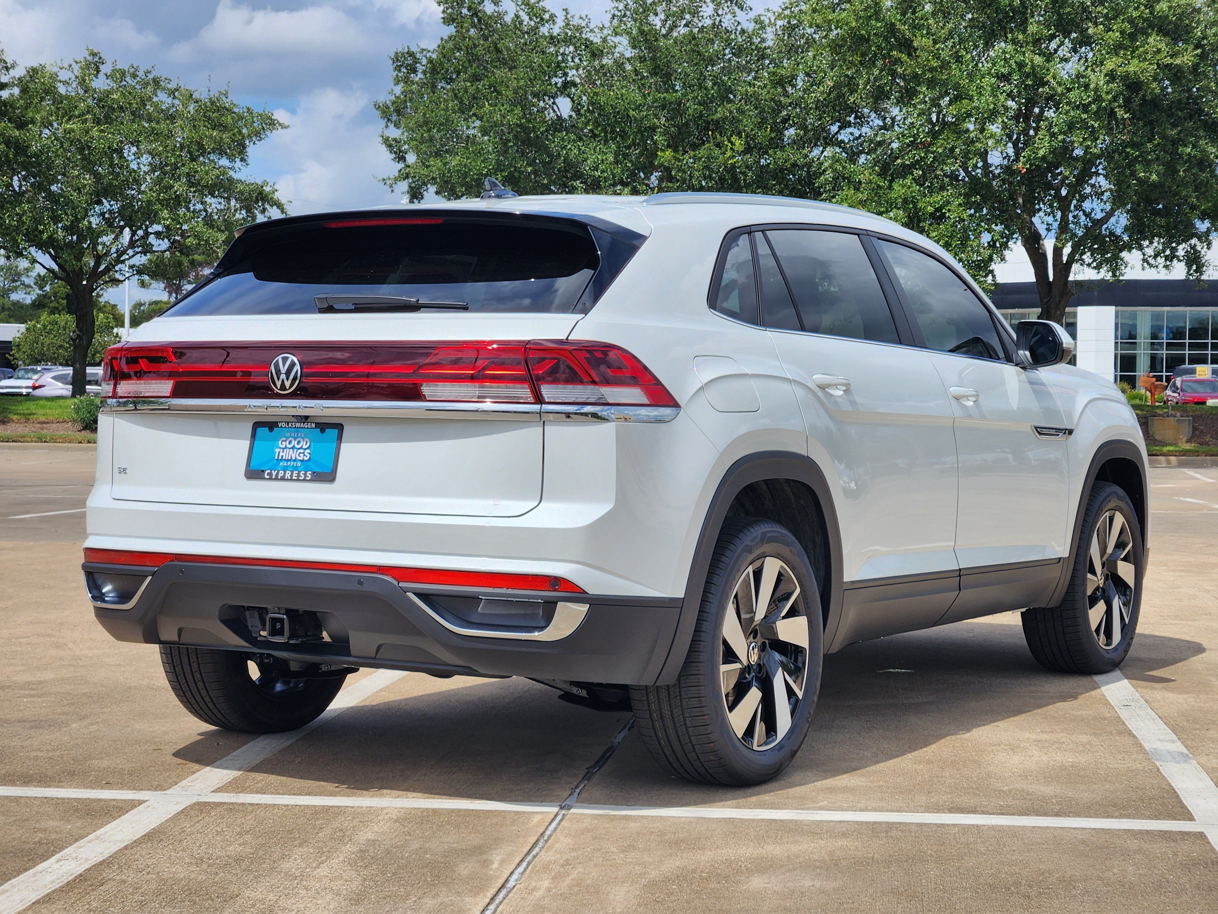 2026 Volkswagen Atlas Cross Sport 2.0T SE w/Technology