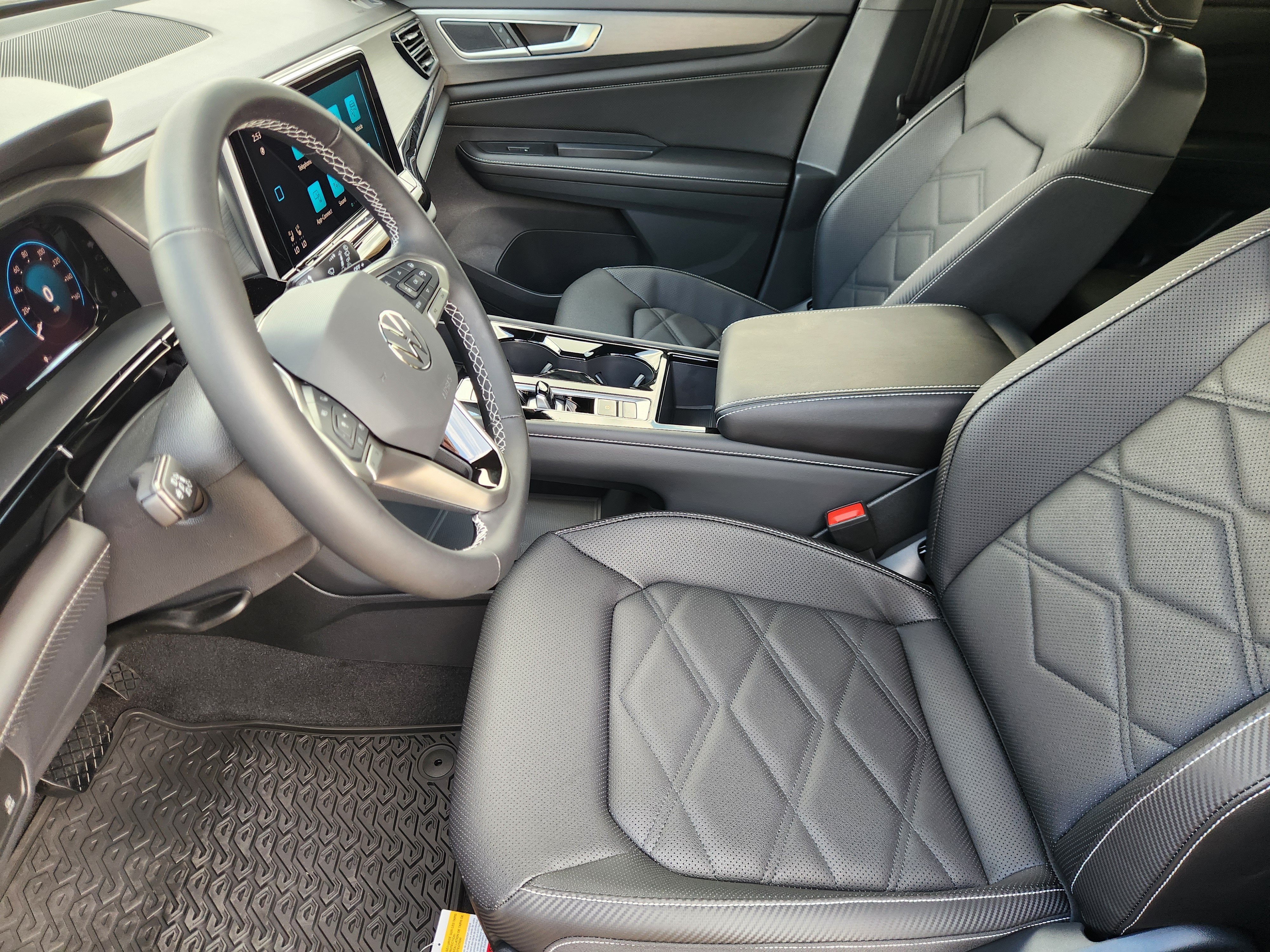 2026 Volkswagen Atlas Cross Sport 2.0T SE w/Technology