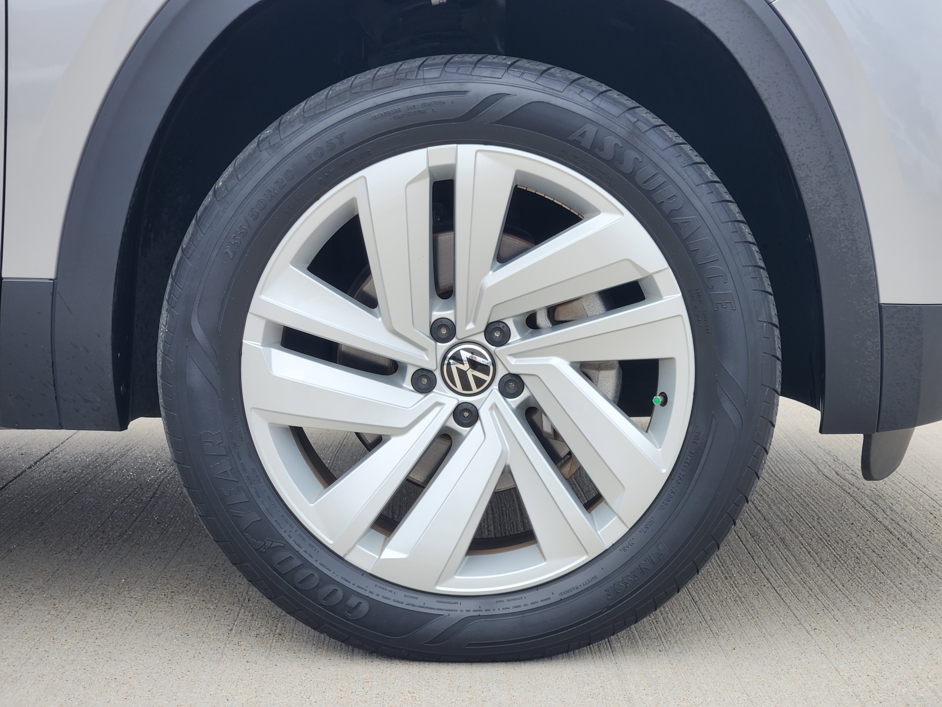 2023 Volkswagen Atlas Cross Sport 2.0T SE w/Technology