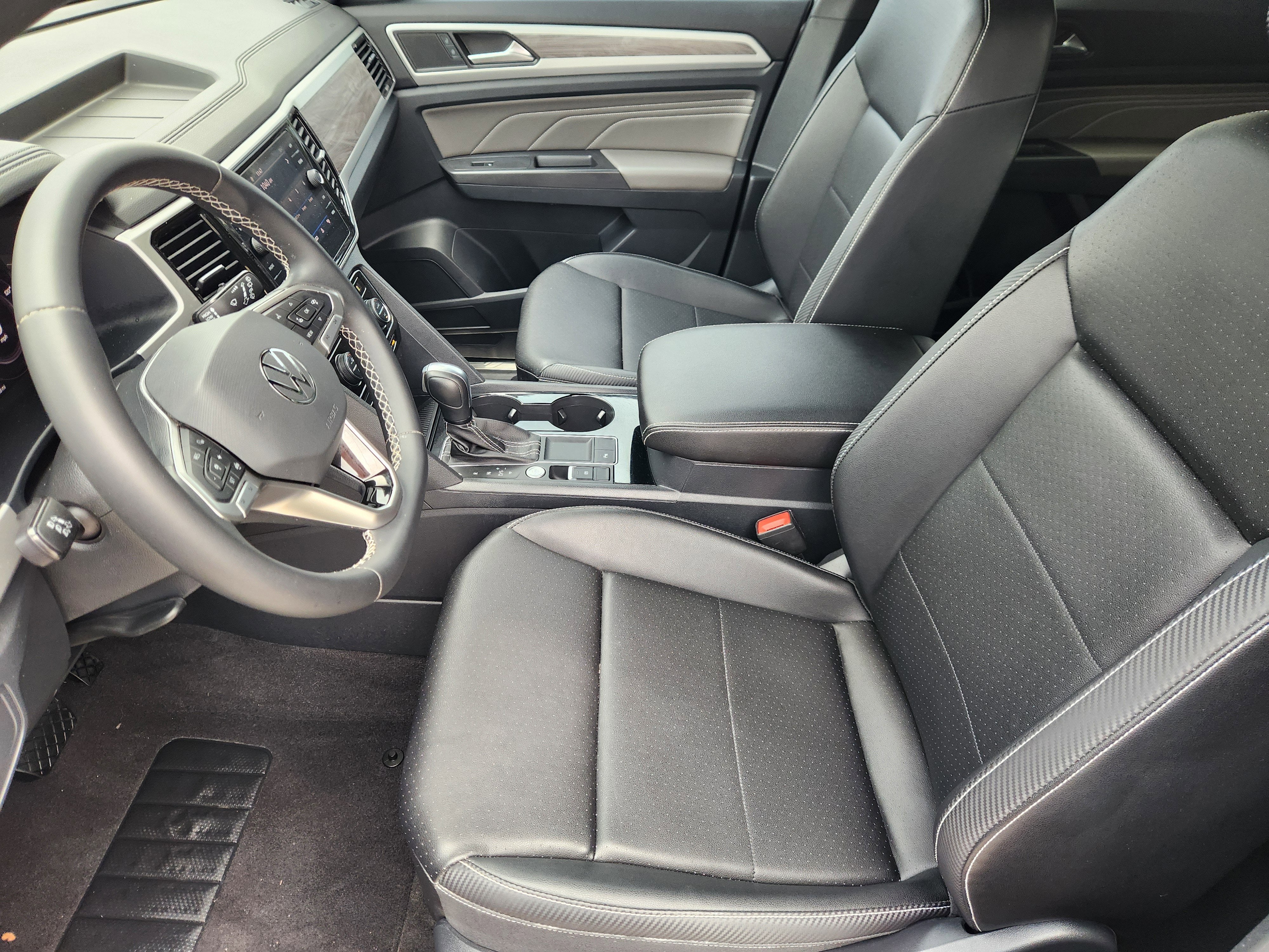 2023 Volkswagen Atlas Cross Sport 2.0T SE w/Technology