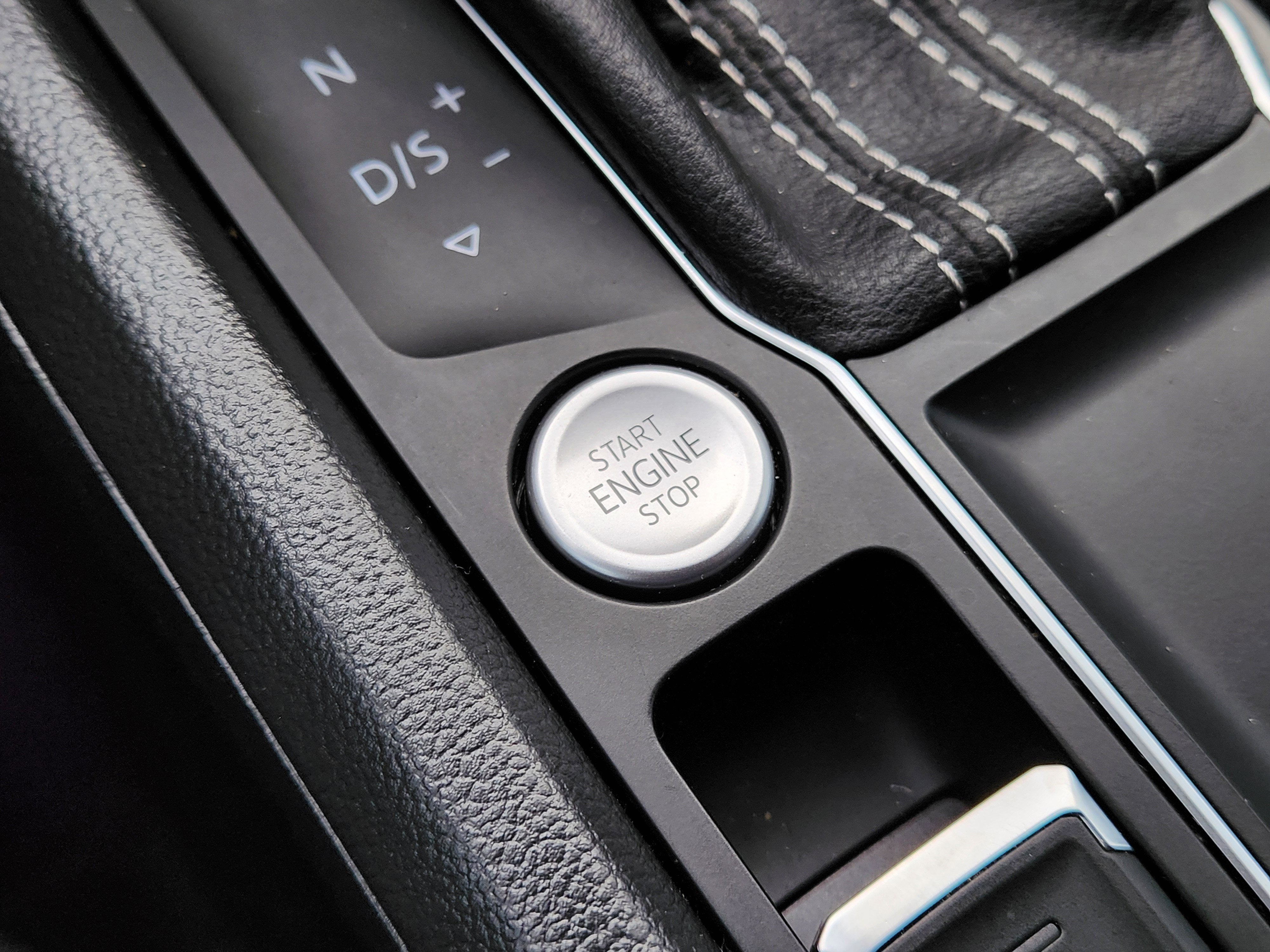 2023 Volkswagen Atlas Cross Sport 2.0T SE w/Technology