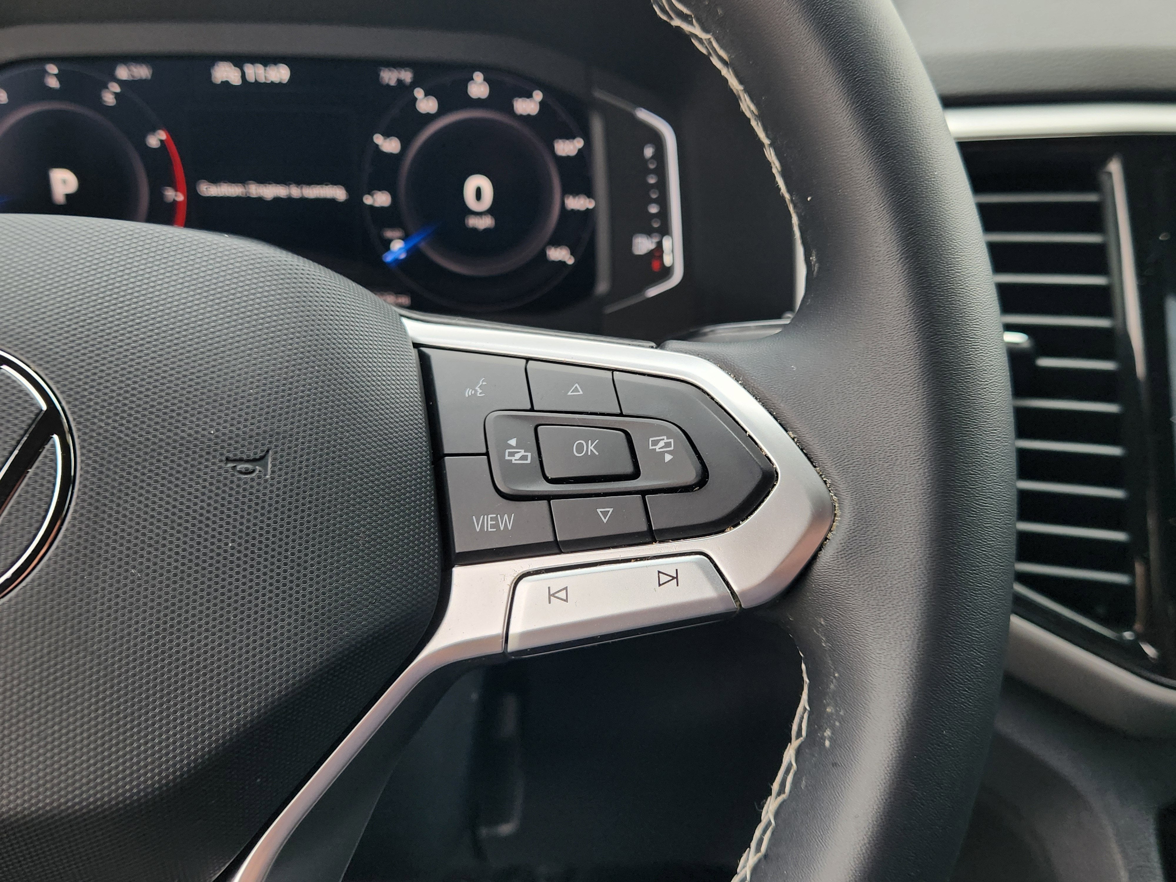 2023 Volkswagen Atlas Cross Sport 2.0T SE w/Technology