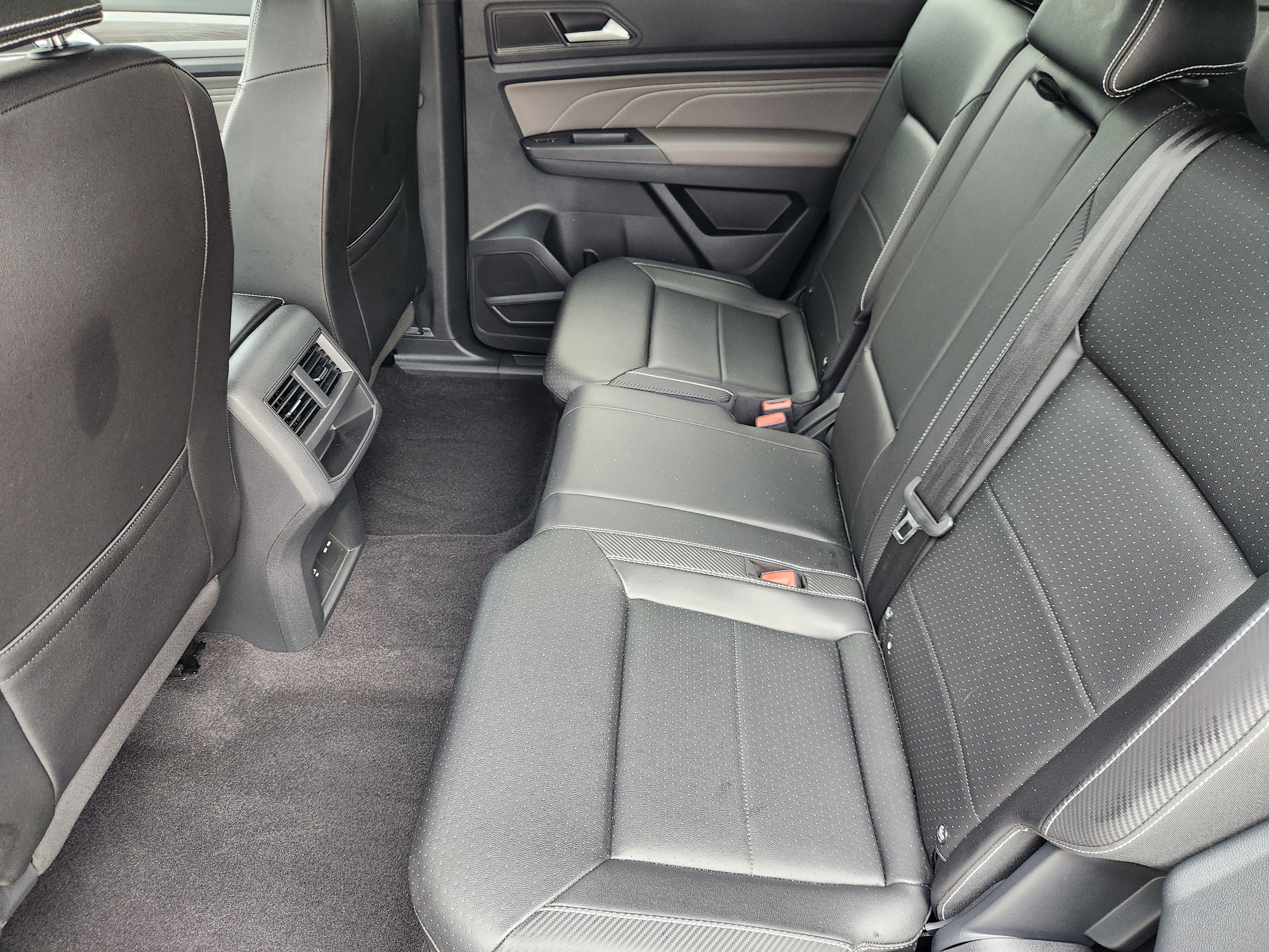 2023 Volkswagen Atlas Cross Sport 2.0T SE w/Technology