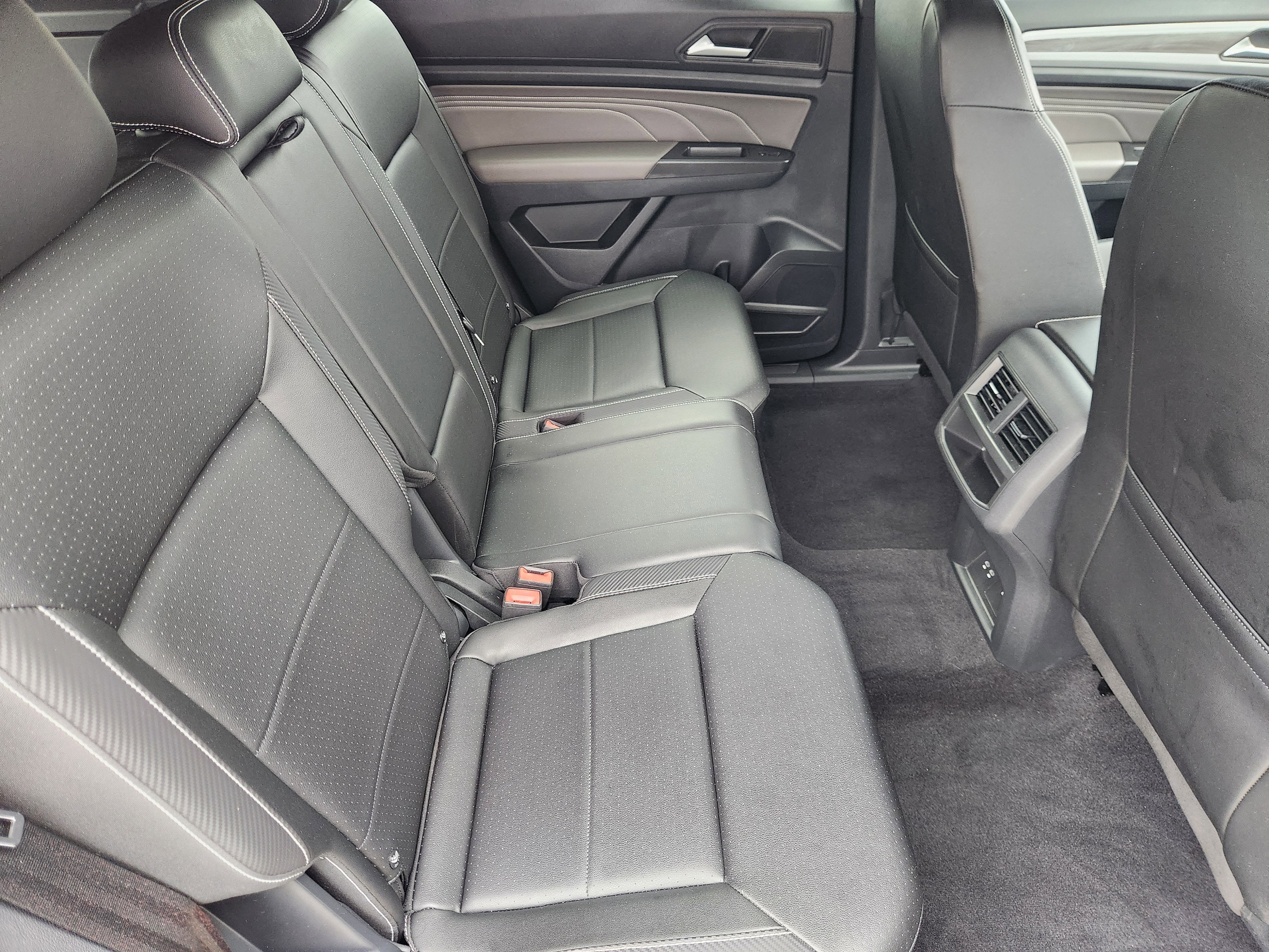 2023 Volkswagen Atlas Cross Sport 2.0T SE w/Technology