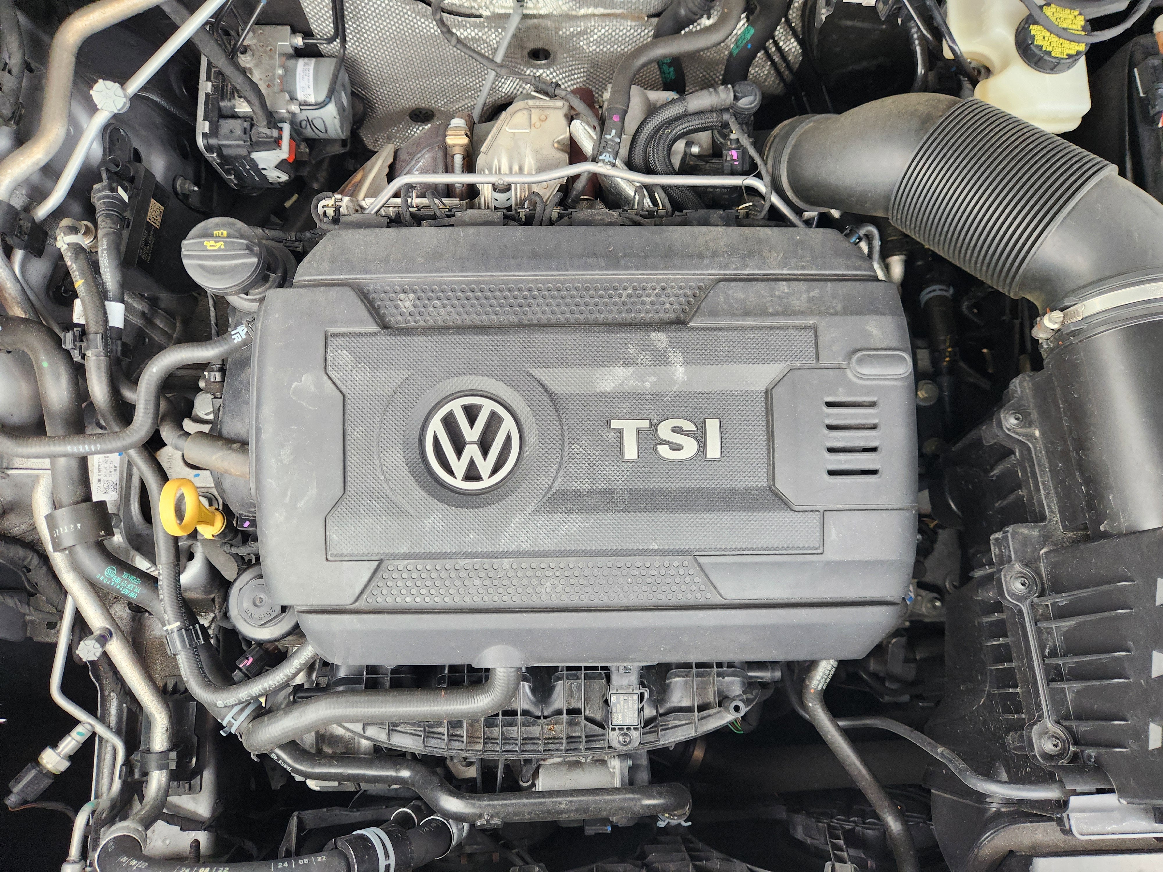 2023 Volkswagen Atlas Cross Sport 2.0T SE w/Technology