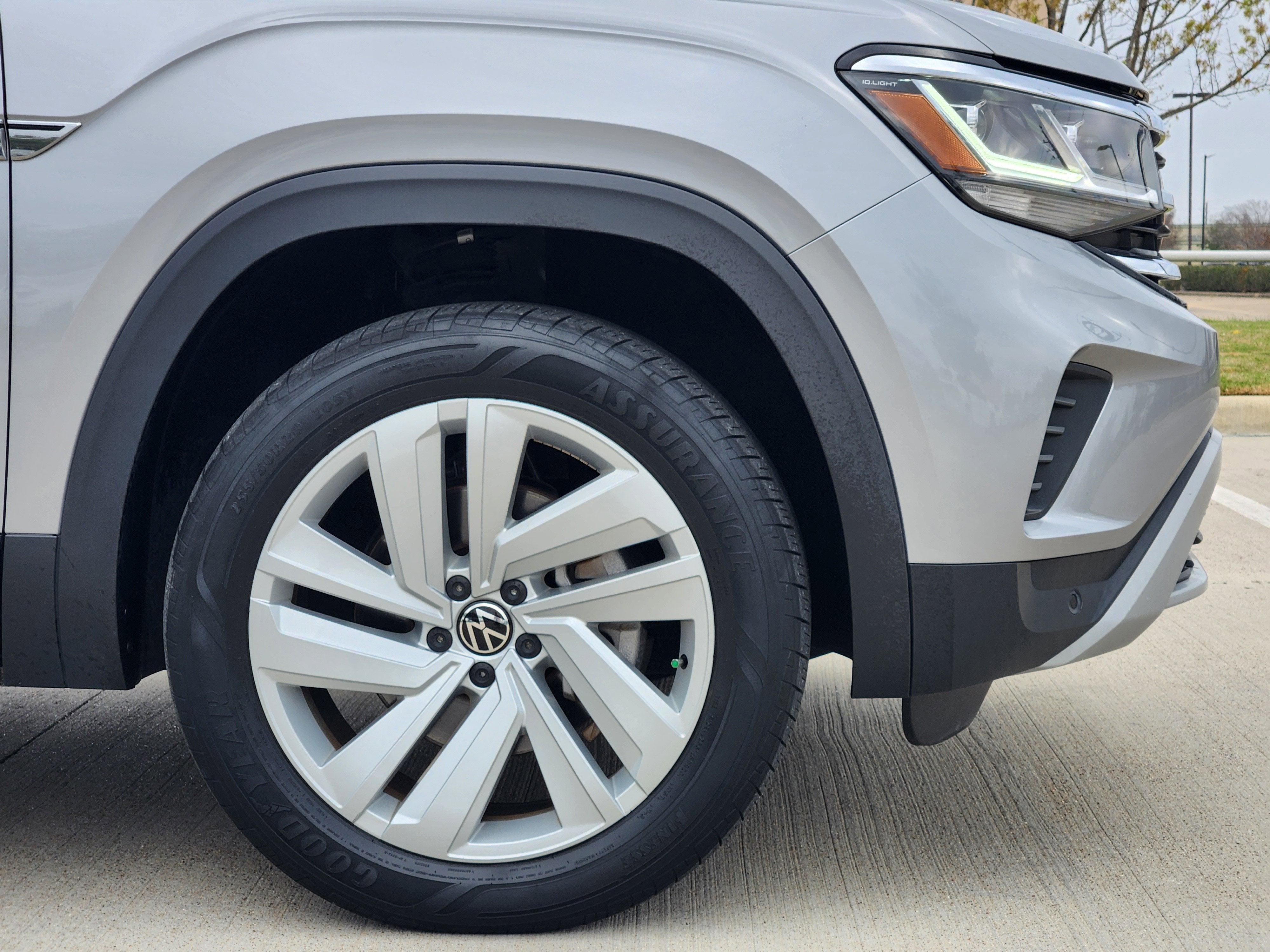 2023 Volkswagen Atlas Cross Sport 2.0T SE w/Technology