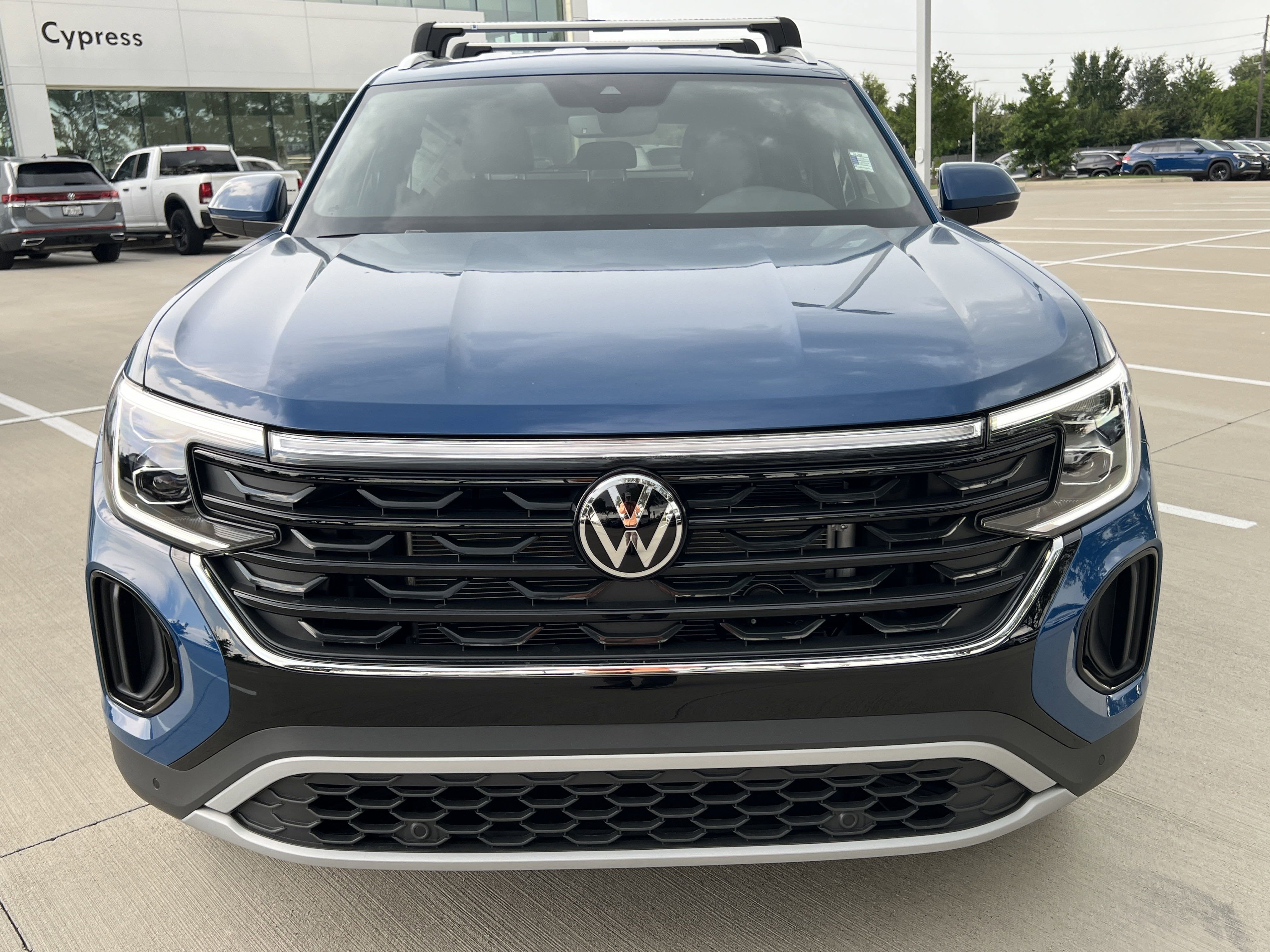 2026 Volkswagen Atlas Cross Sport 2.0T SE w/Technology