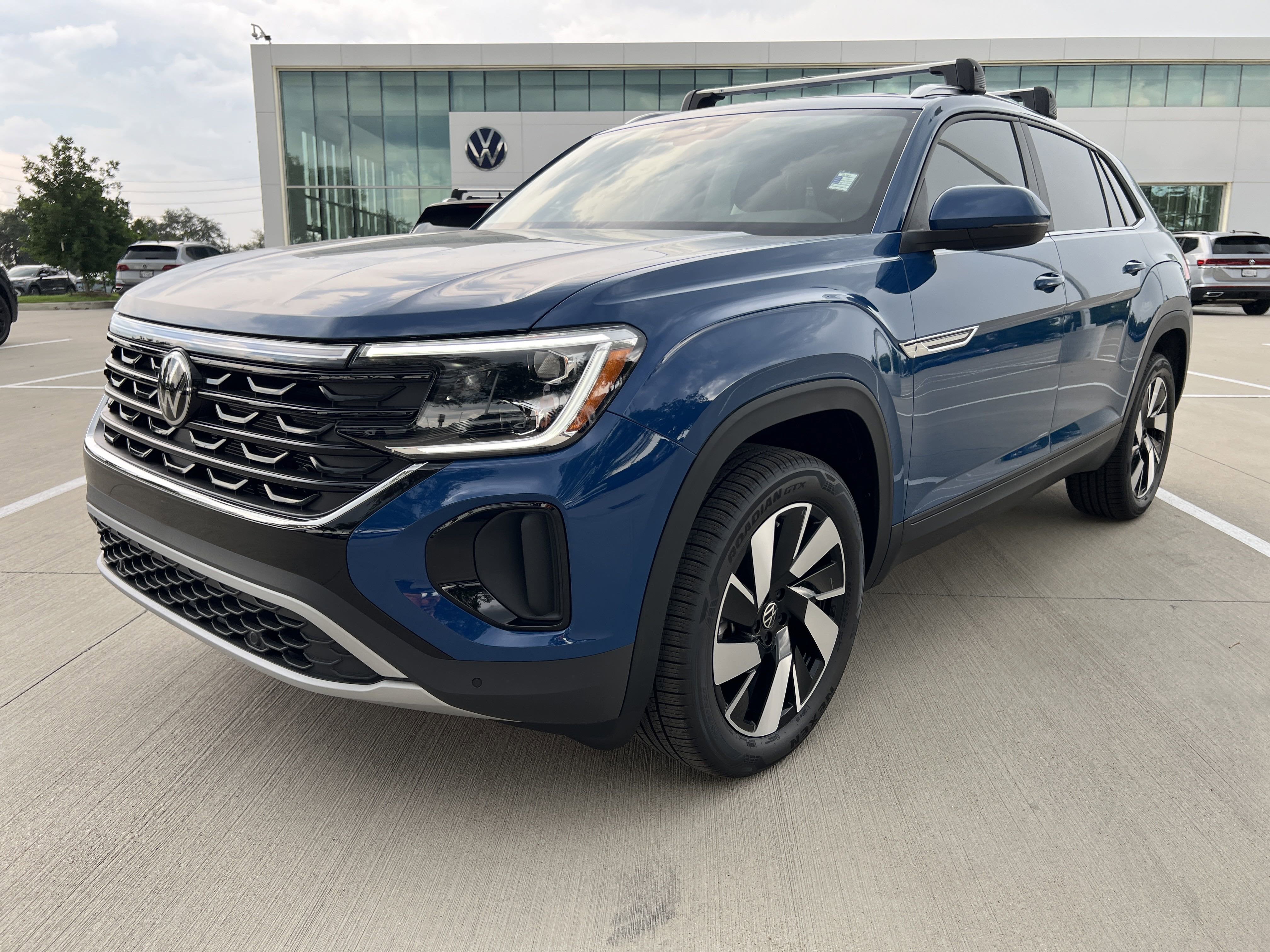 2026 Volkswagen Atlas Cross Sport 2.0T SE w/Technology