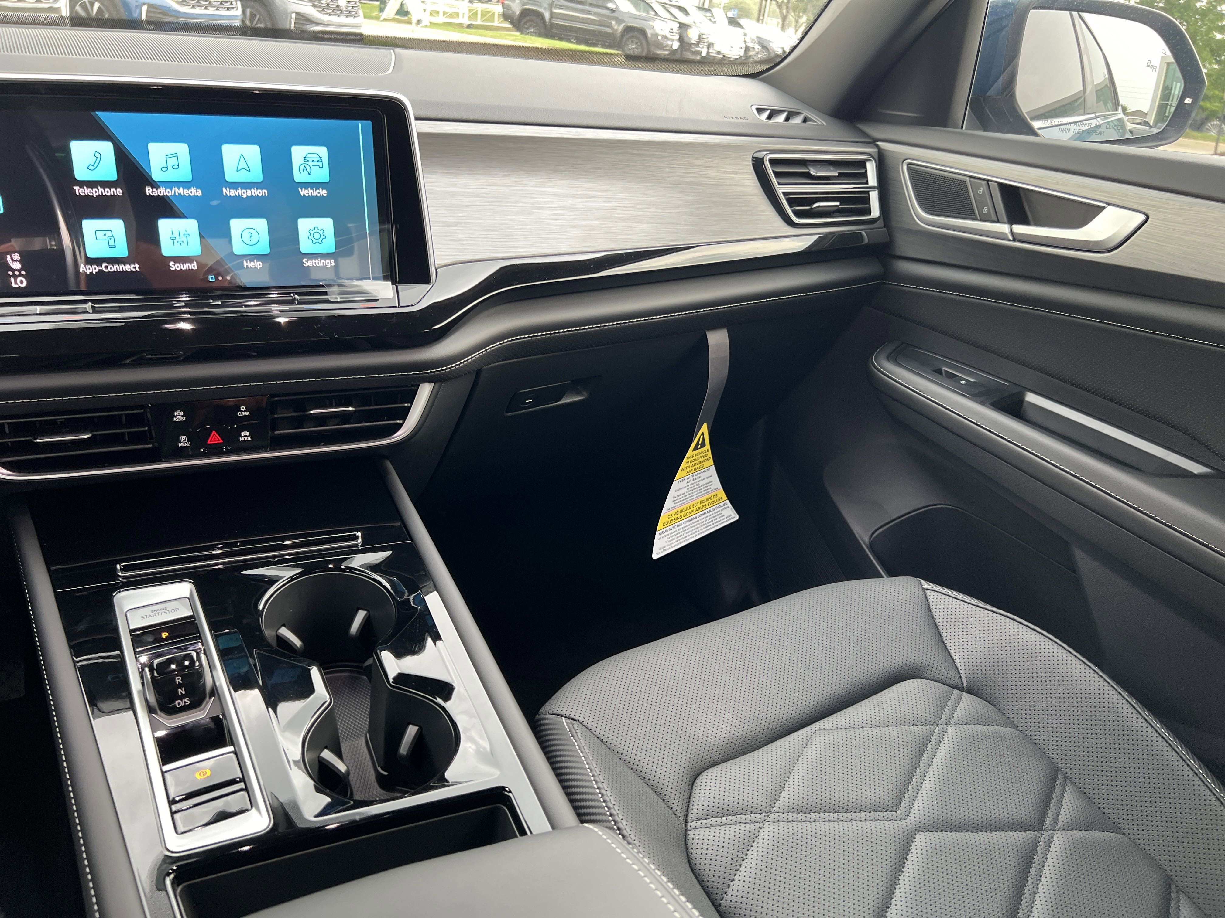 2026 Volkswagen Atlas Cross Sport 2.0T SE w/Technology