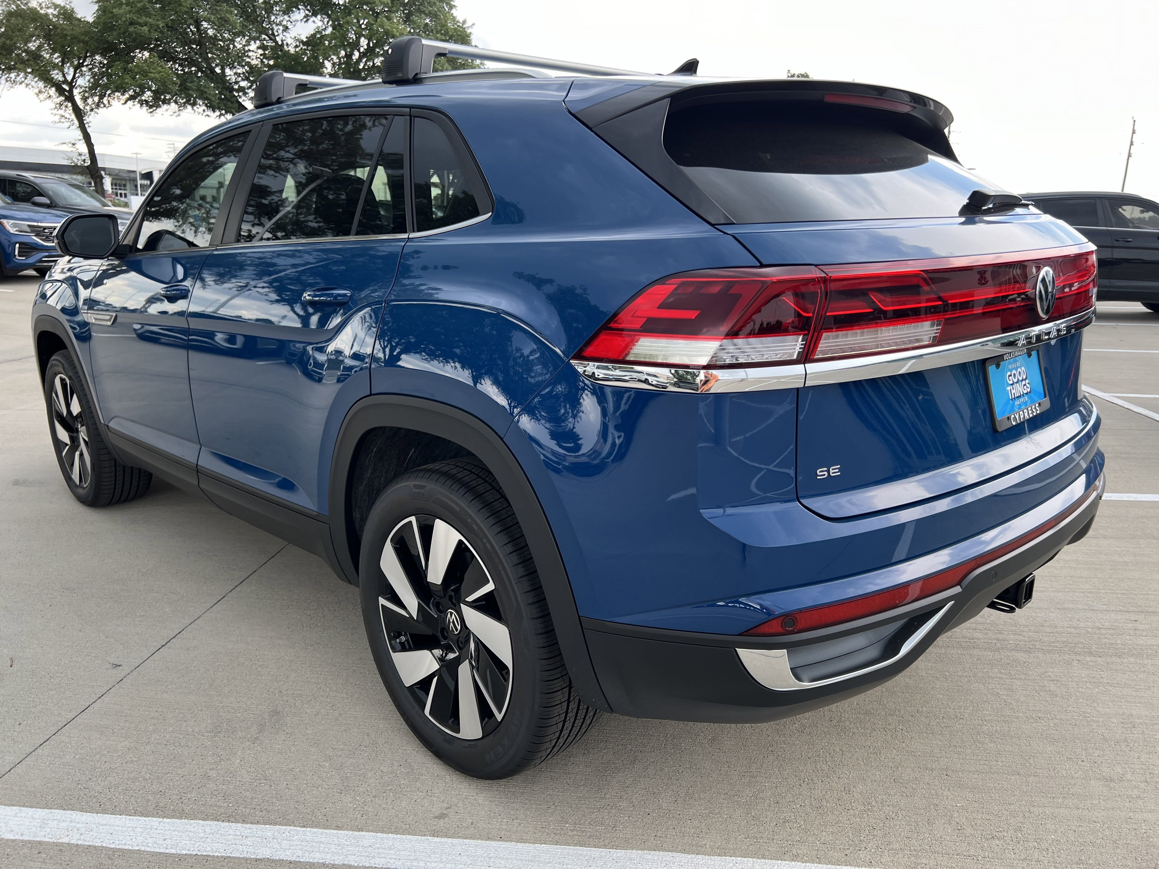 2026 Volkswagen Atlas Cross Sport 2.0T SE w/Technology