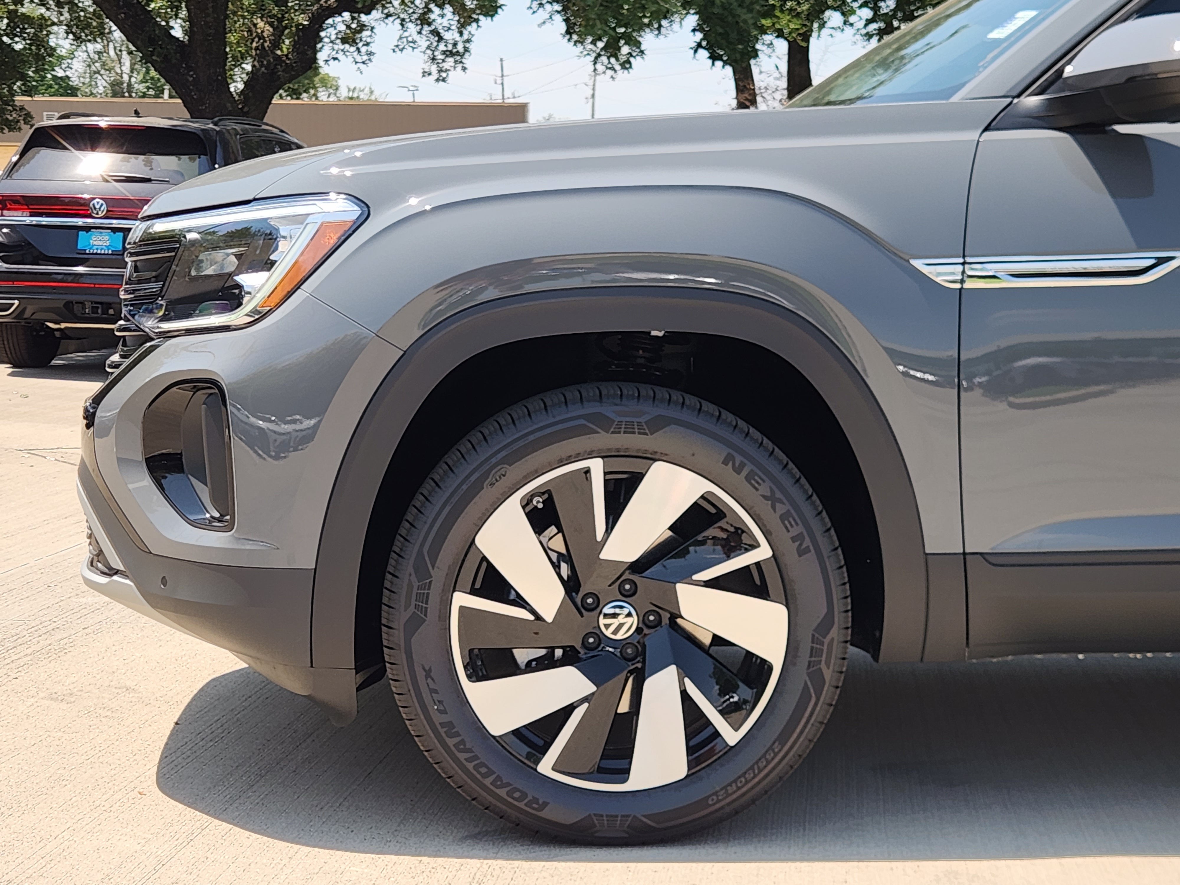 2026 Volkswagen Atlas Cross Sport 2.0T SE w/Technology