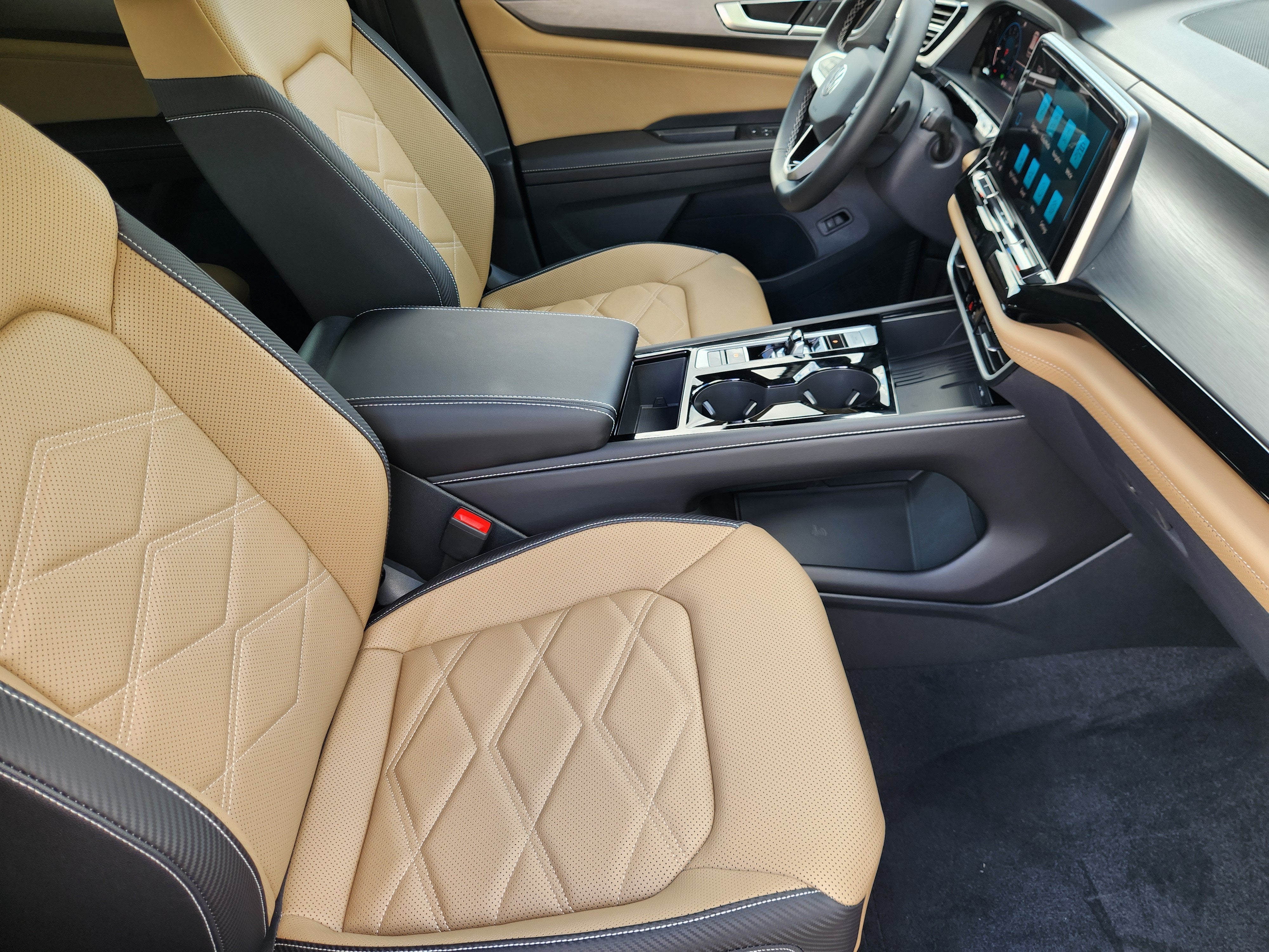 2026 Volkswagen Atlas Cross Sport 2.0T SE w/Technology