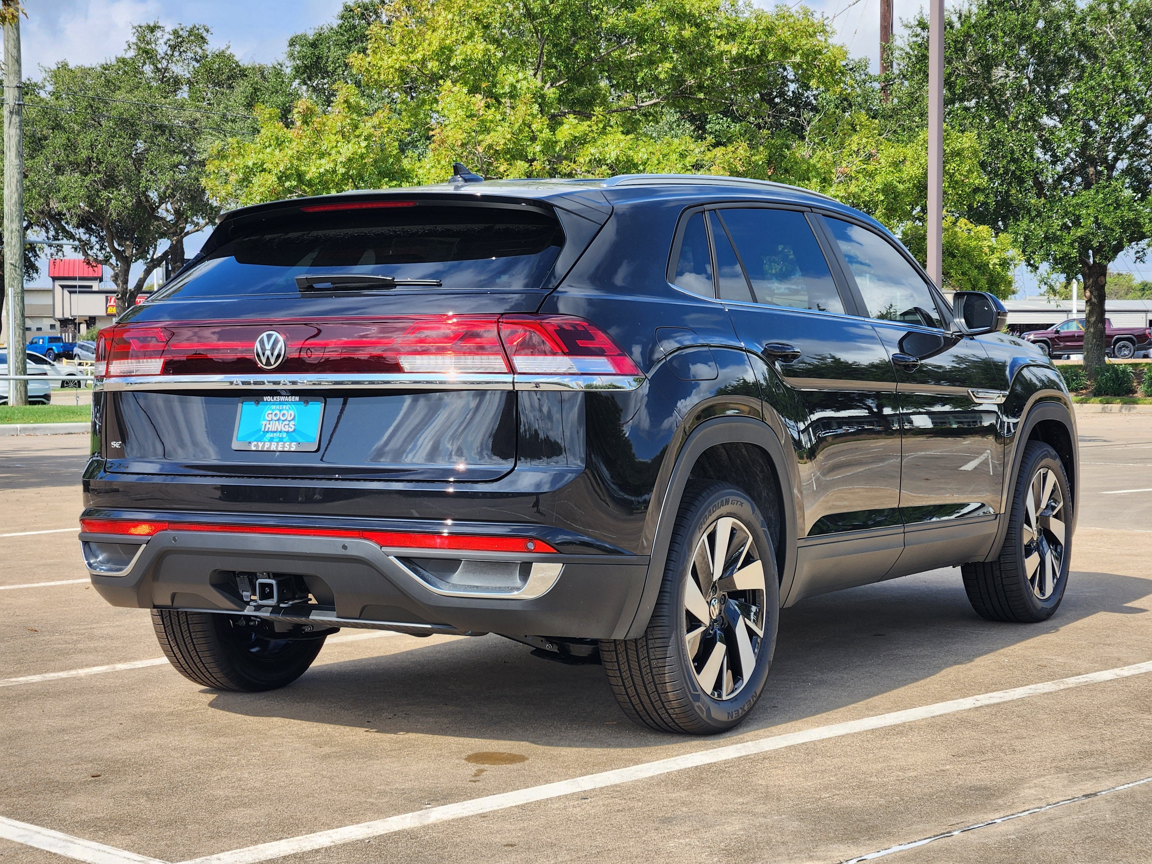 2026 Volkswagen Atlas Cross Sport 2.0T SE w/Technology