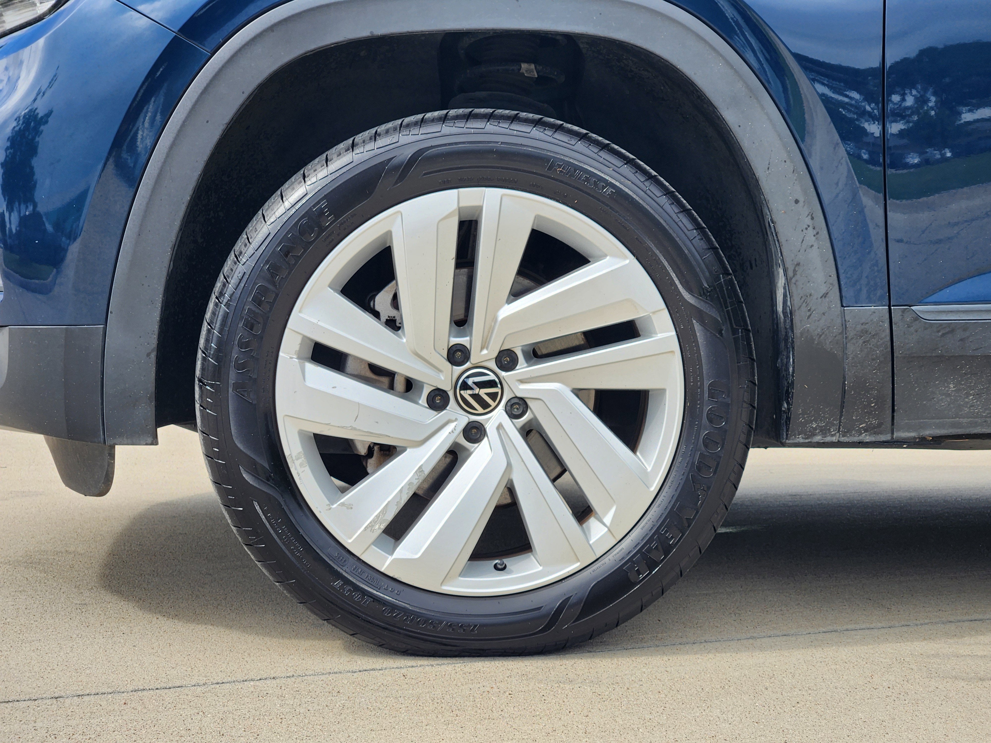 2023 Volkswagen Atlas Cross Sport 2.0T SE w/Technology