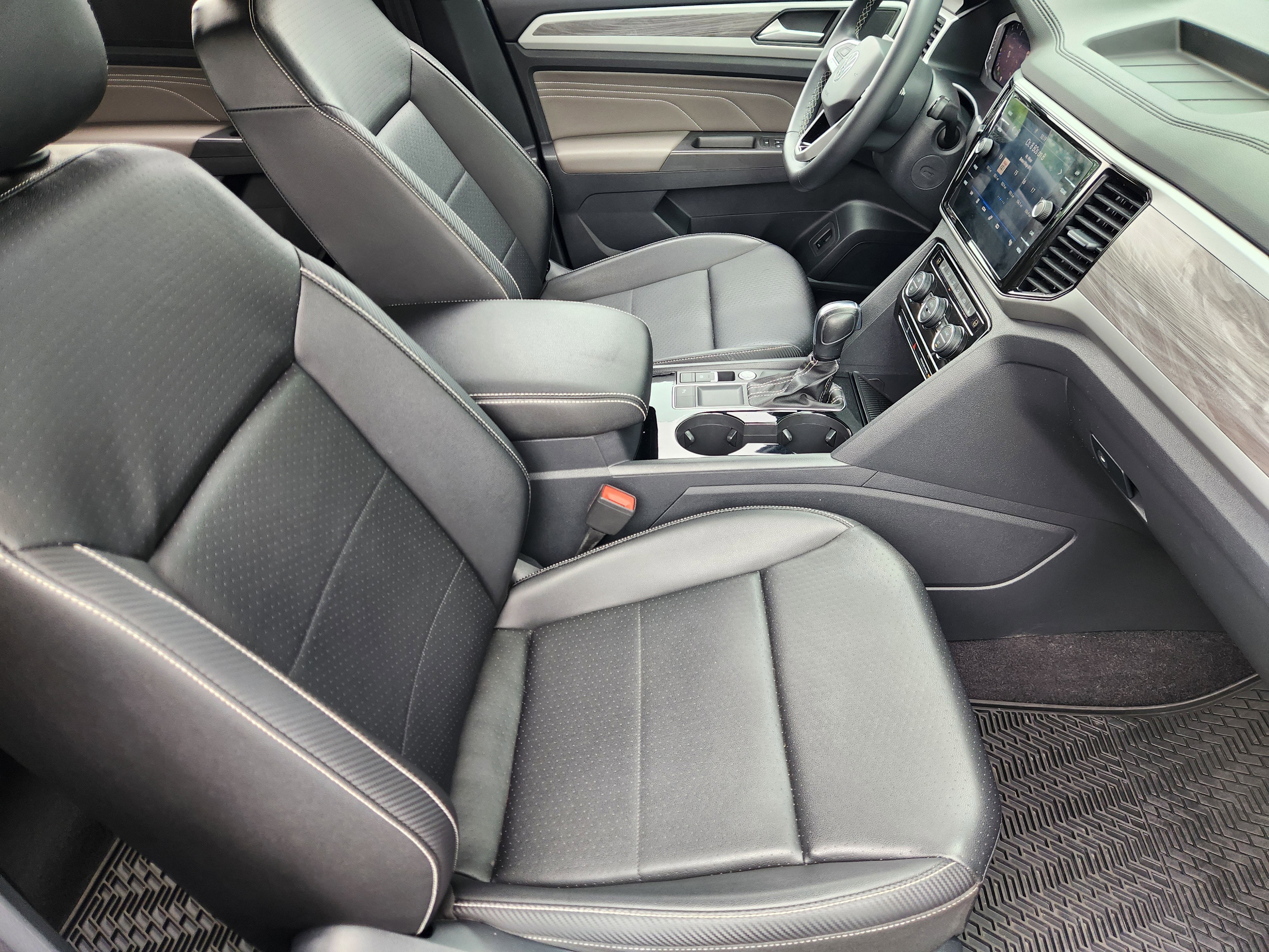 2023 Volkswagen Atlas Cross Sport 2.0T SE w/Technology