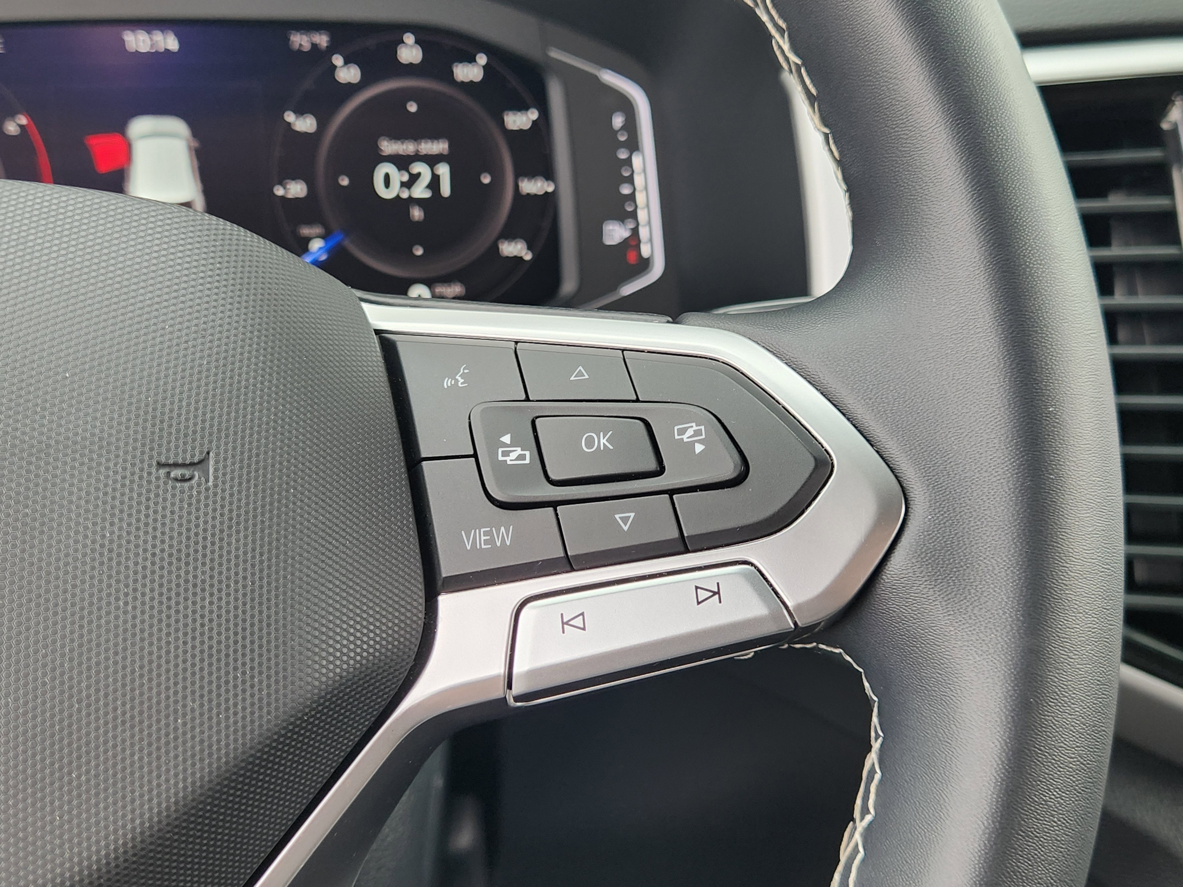 2023 Volkswagen Atlas Cross Sport 2.0T SE w/Technology