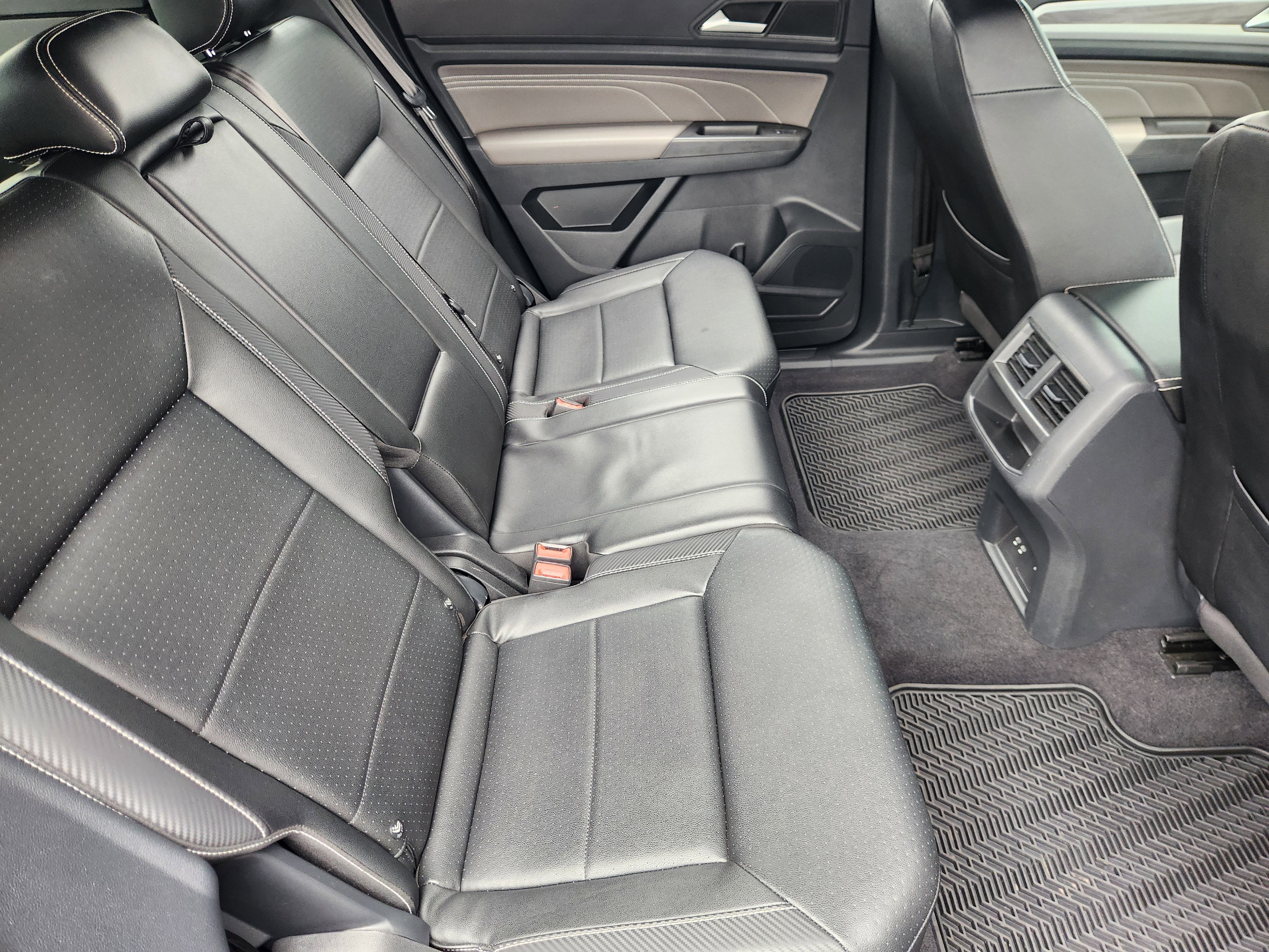 2023 Volkswagen Atlas Cross Sport 2.0T SE w/Technology