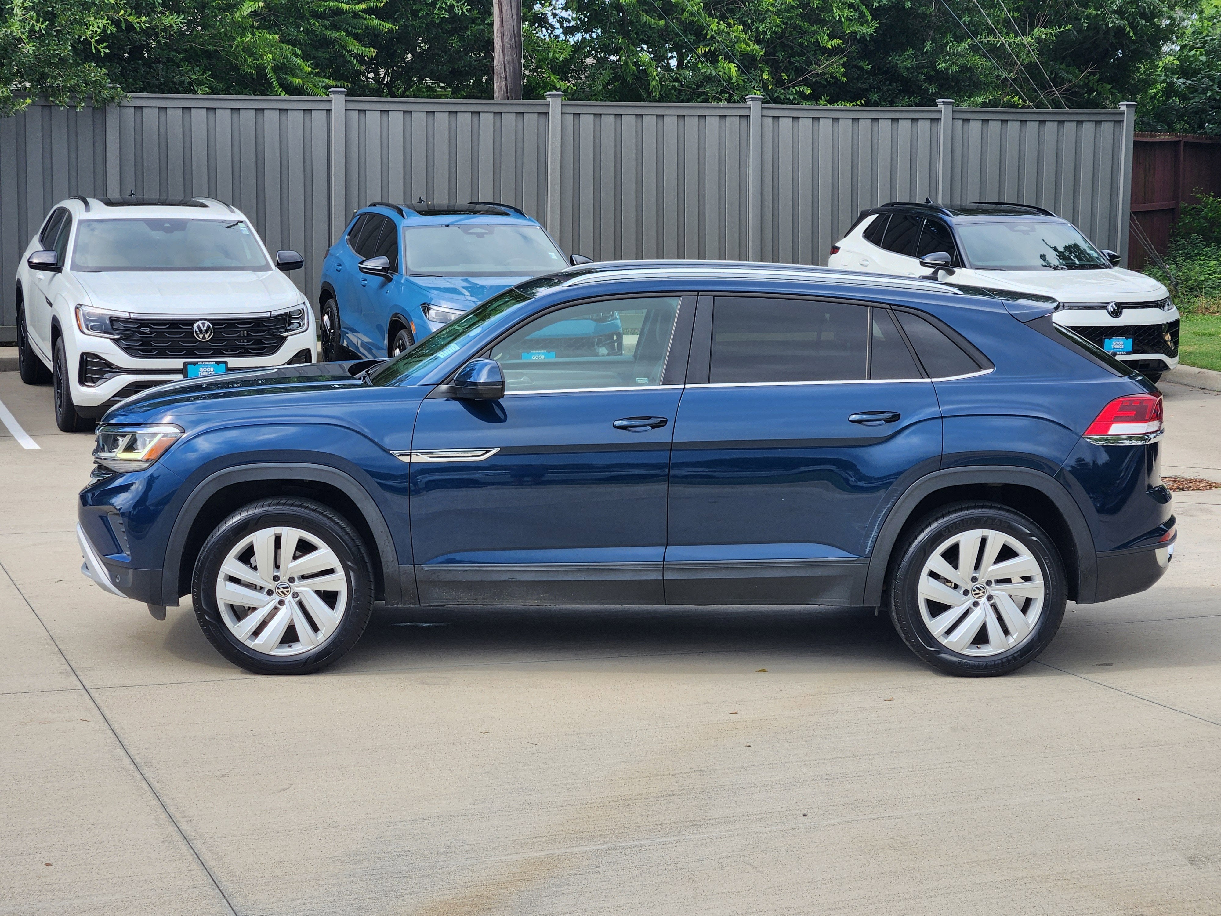 2023 Volkswagen Atlas Cross Sport 2.0T SE w/Technology