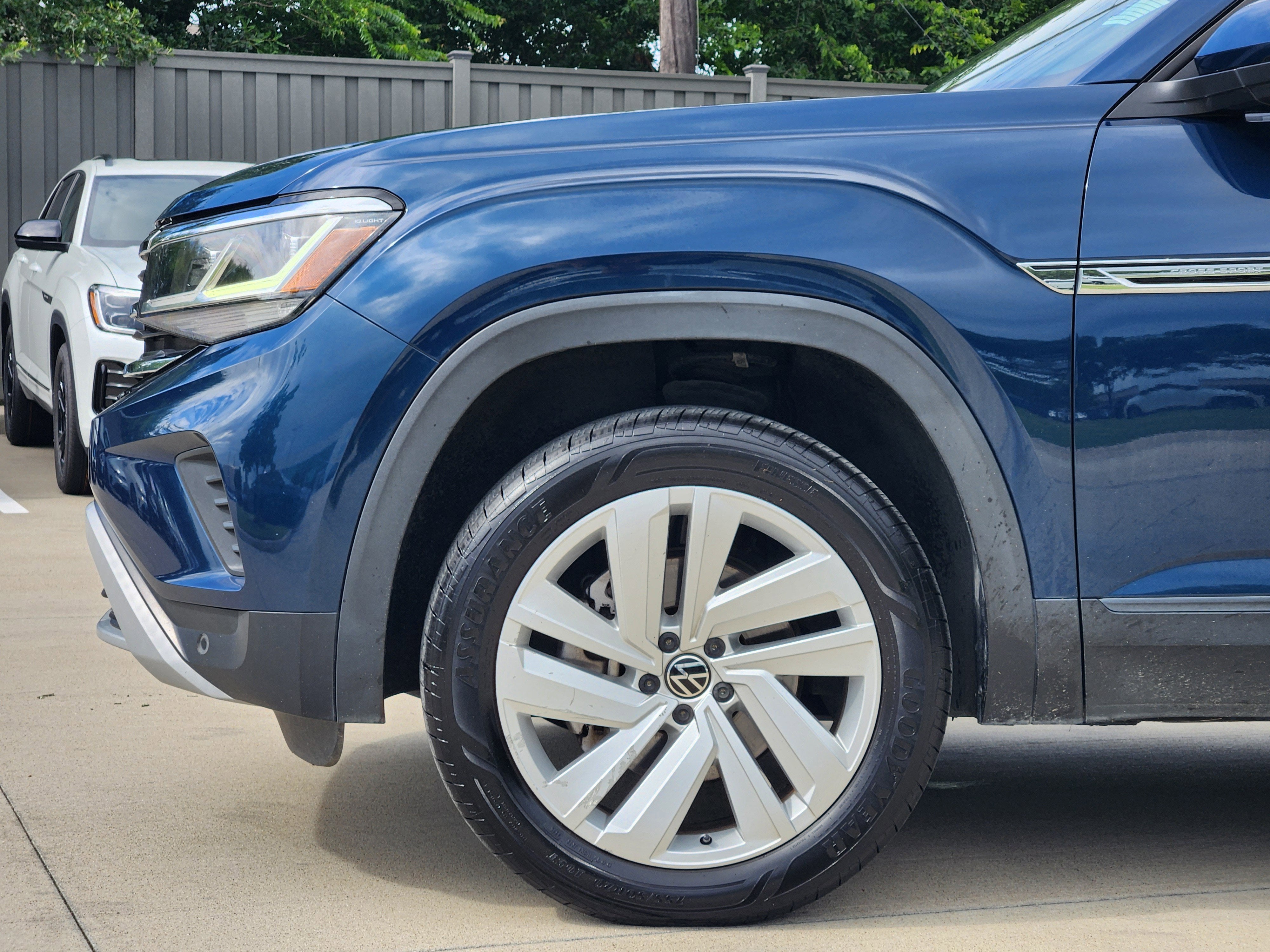2023 Volkswagen Atlas Cross Sport 2.0T SE w/Technology
