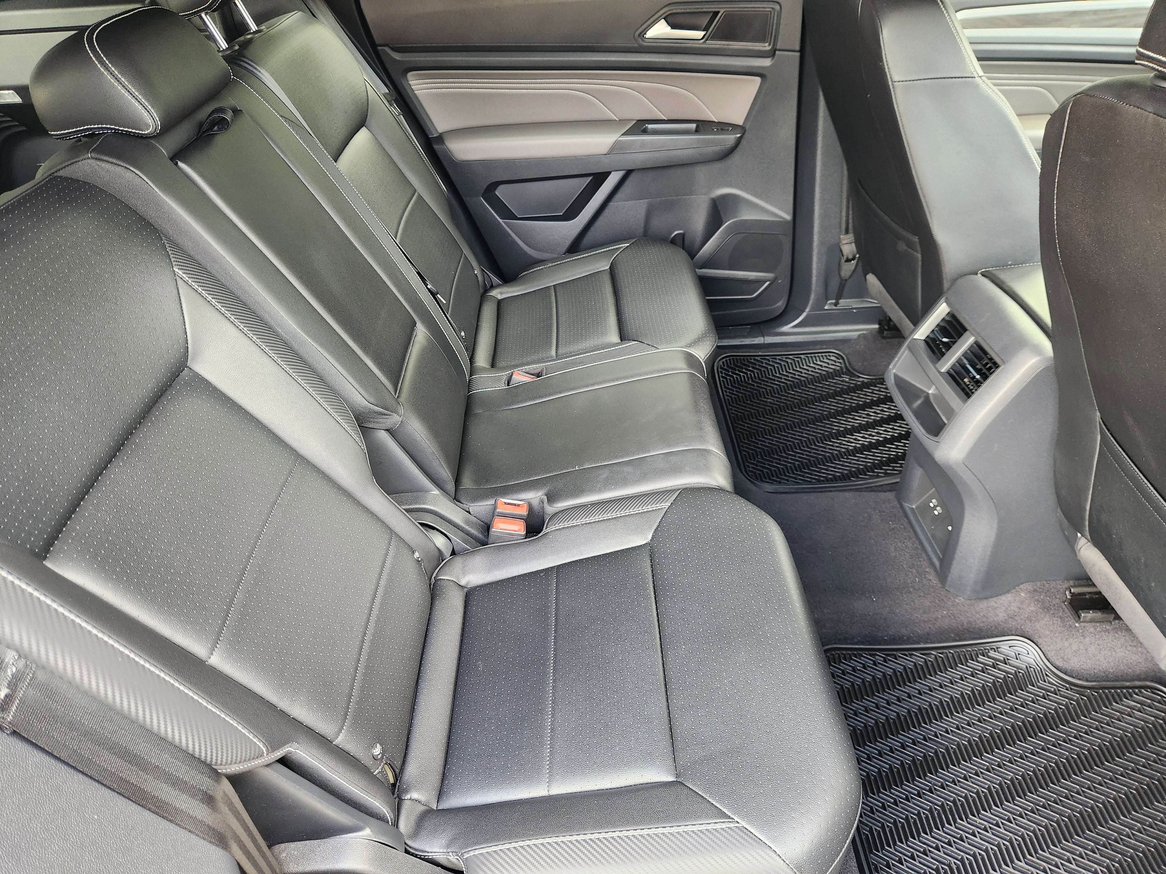 2023 Volkswagen Atlas Cross Sport 2.0T SE w/Technology