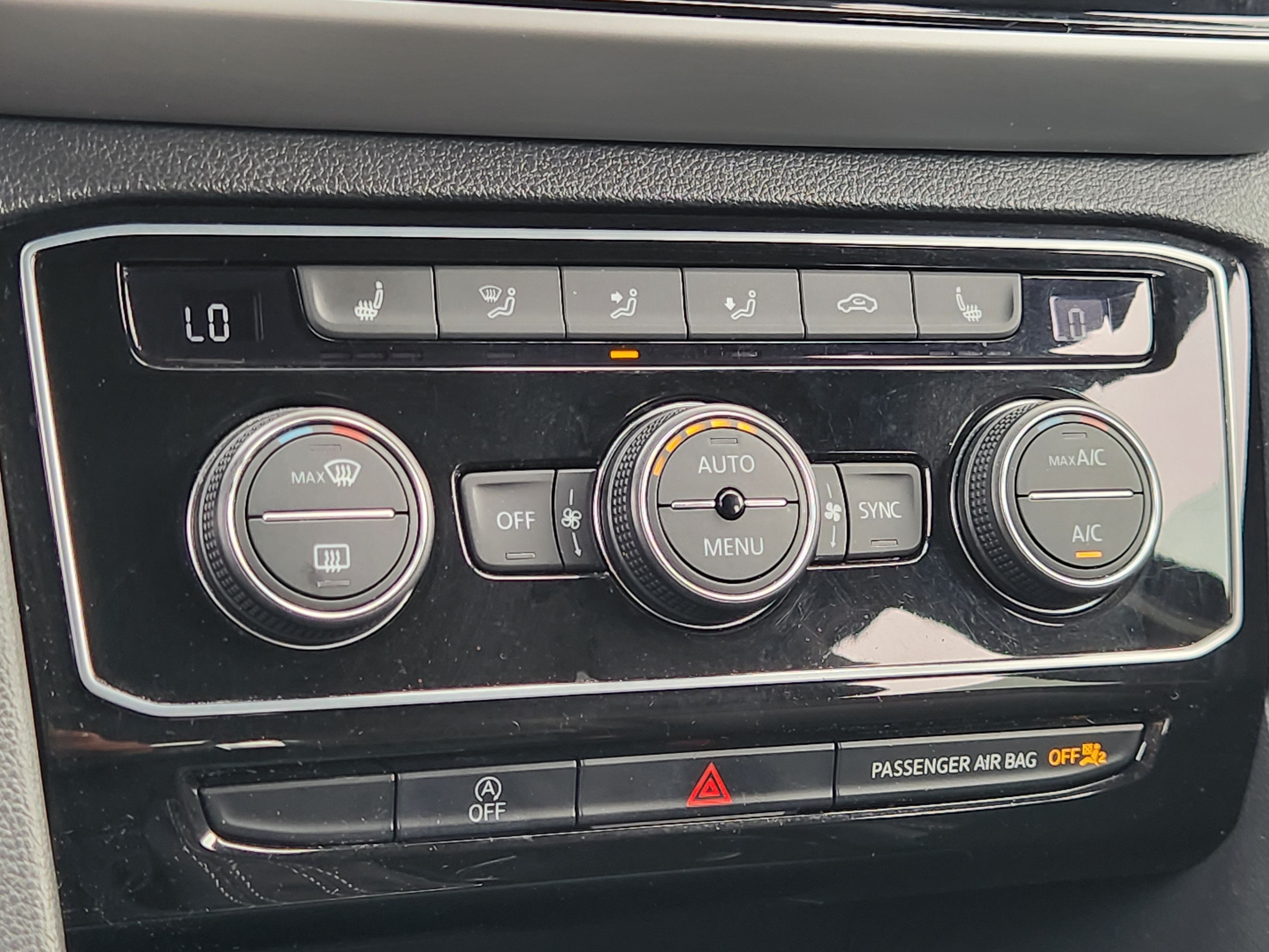 2023 Volkswagen Atlas Cross Sport 2.0T SE w/Technology