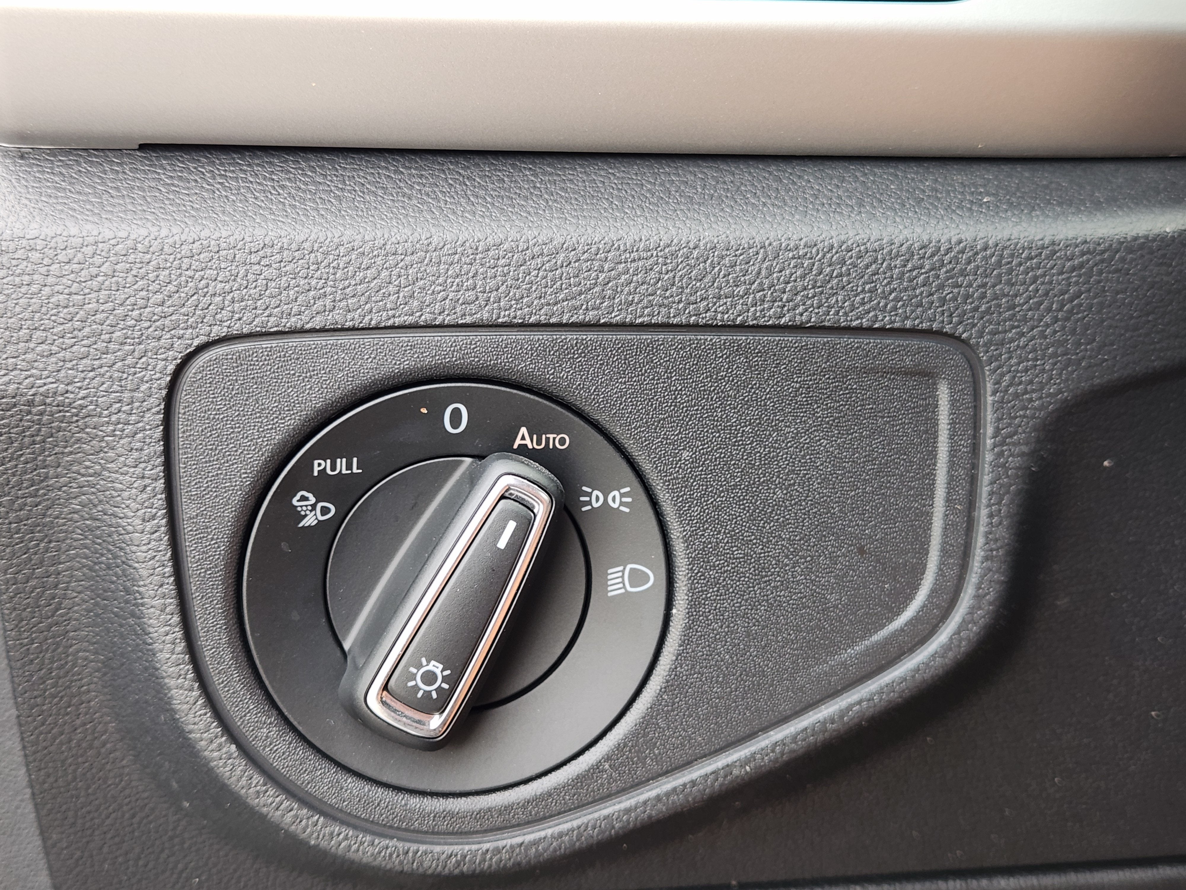 2023 Volkswagen Atlas Cross Sport 2.0T SE w/Technology