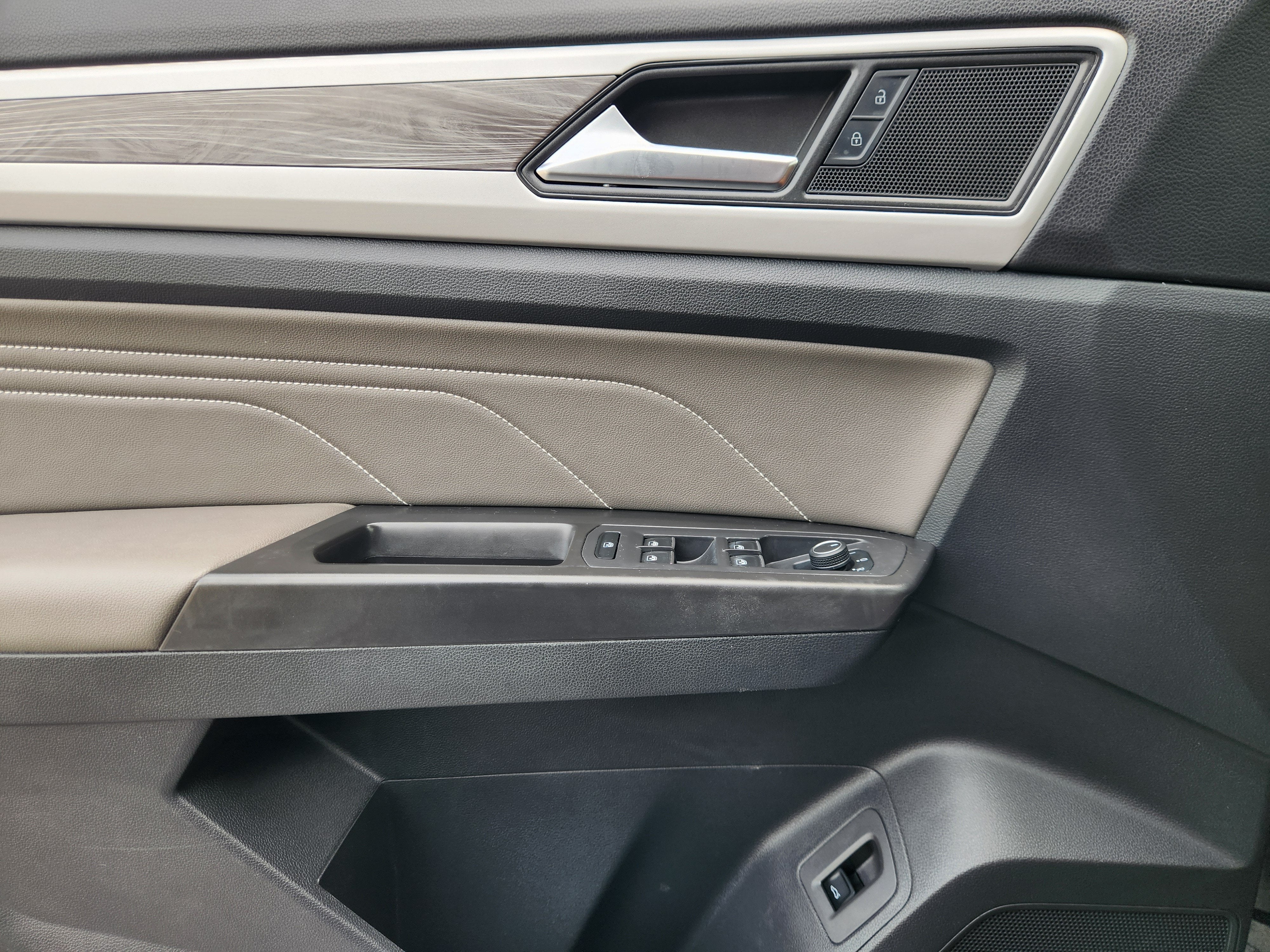 2023 Volkswagen Atlas Cross Sport 2.0T SE w/Technology
