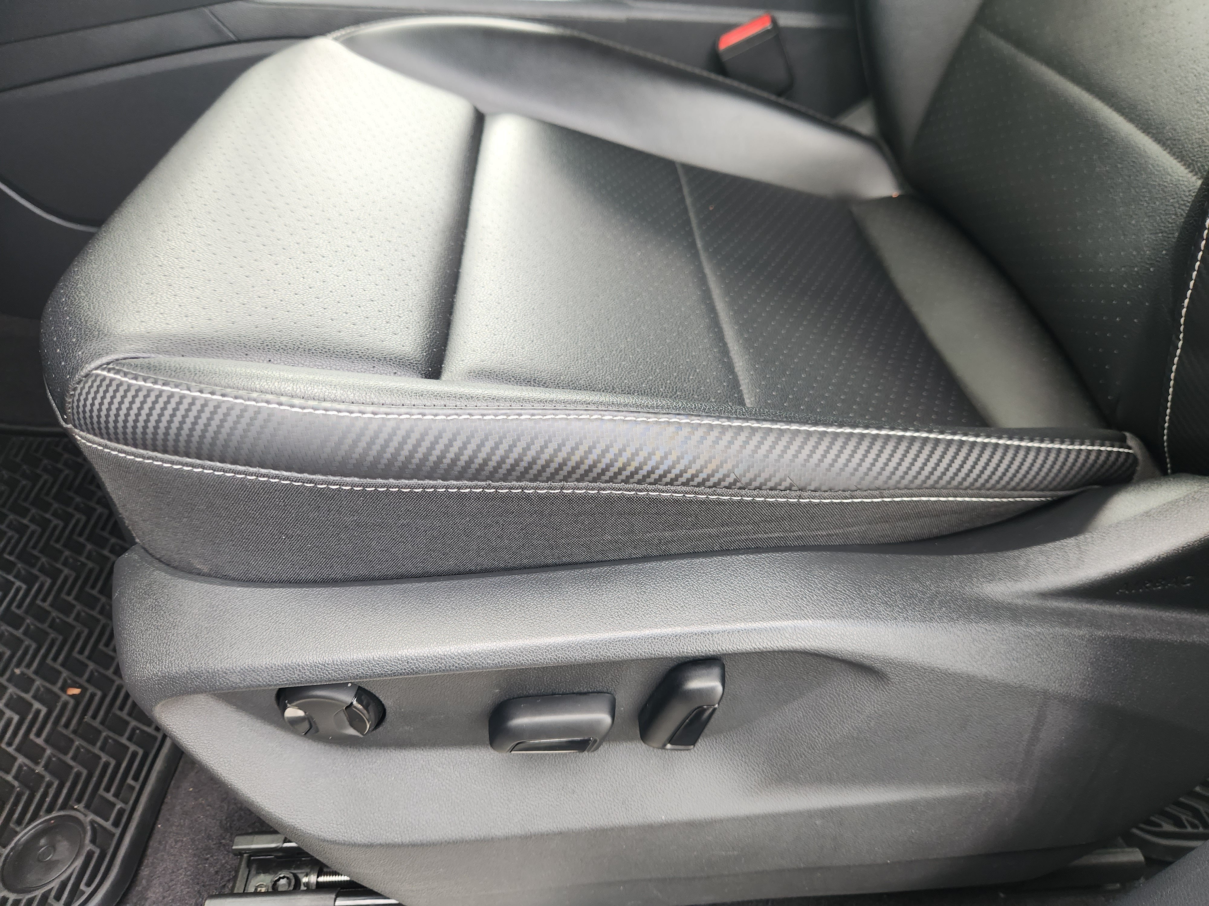 2023 Volkswagen Atlas Cross Sport 2.0T SE w/Technology