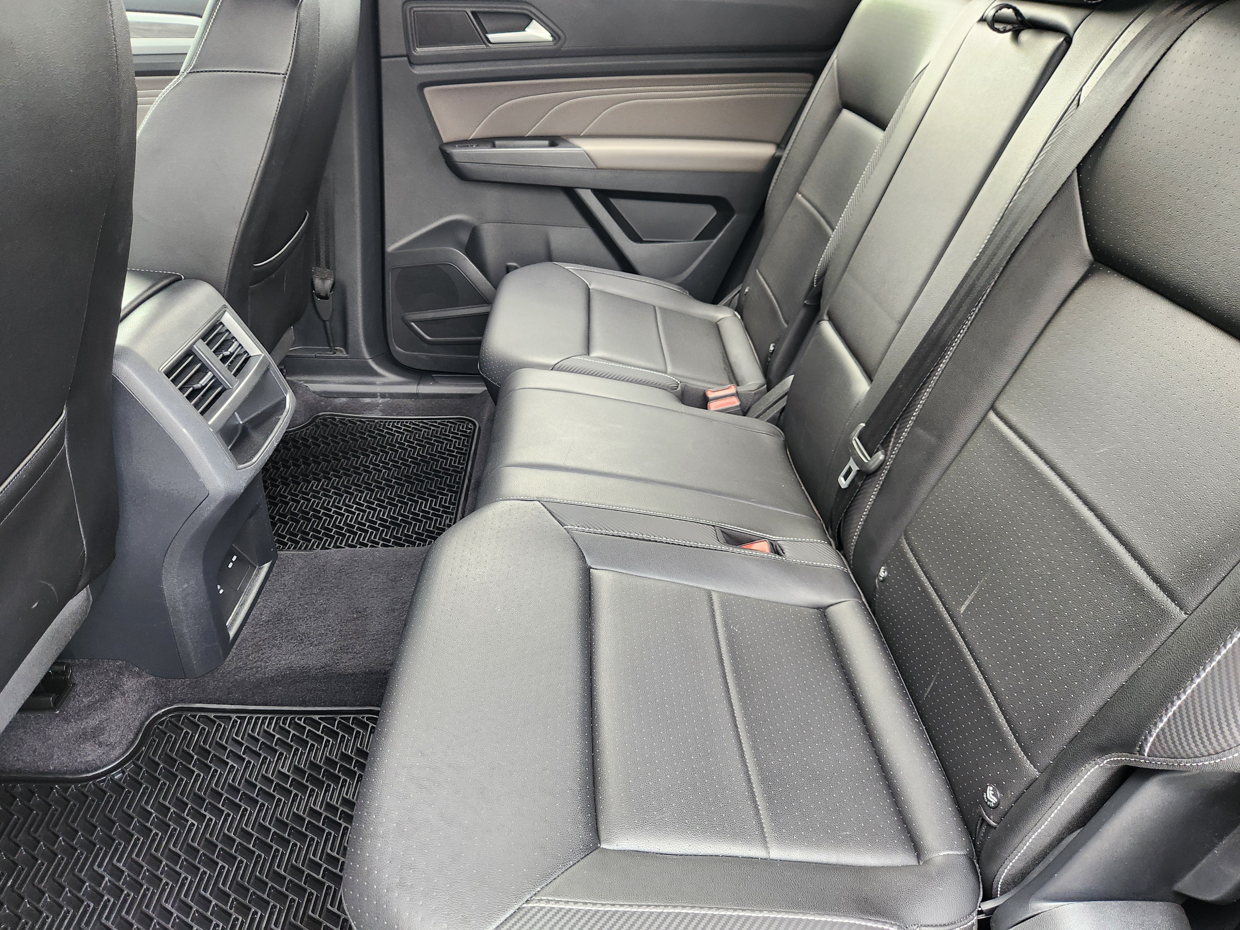 2023 Volkswagen Atlas Cross Sport 2.0T SE w/Technology