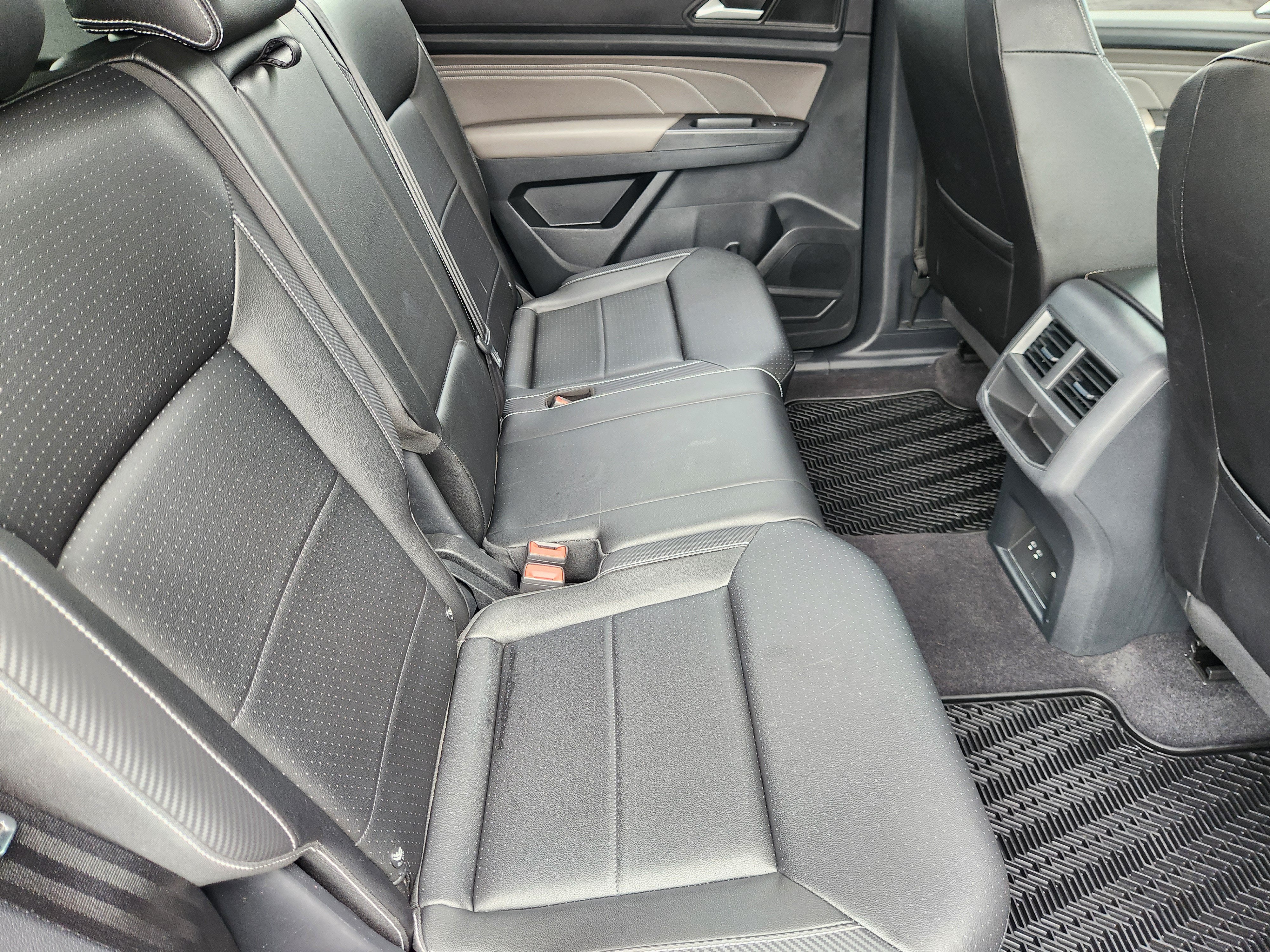 2023 Volkswagen Atlas Cross Sport 2.0T SE w/Technology