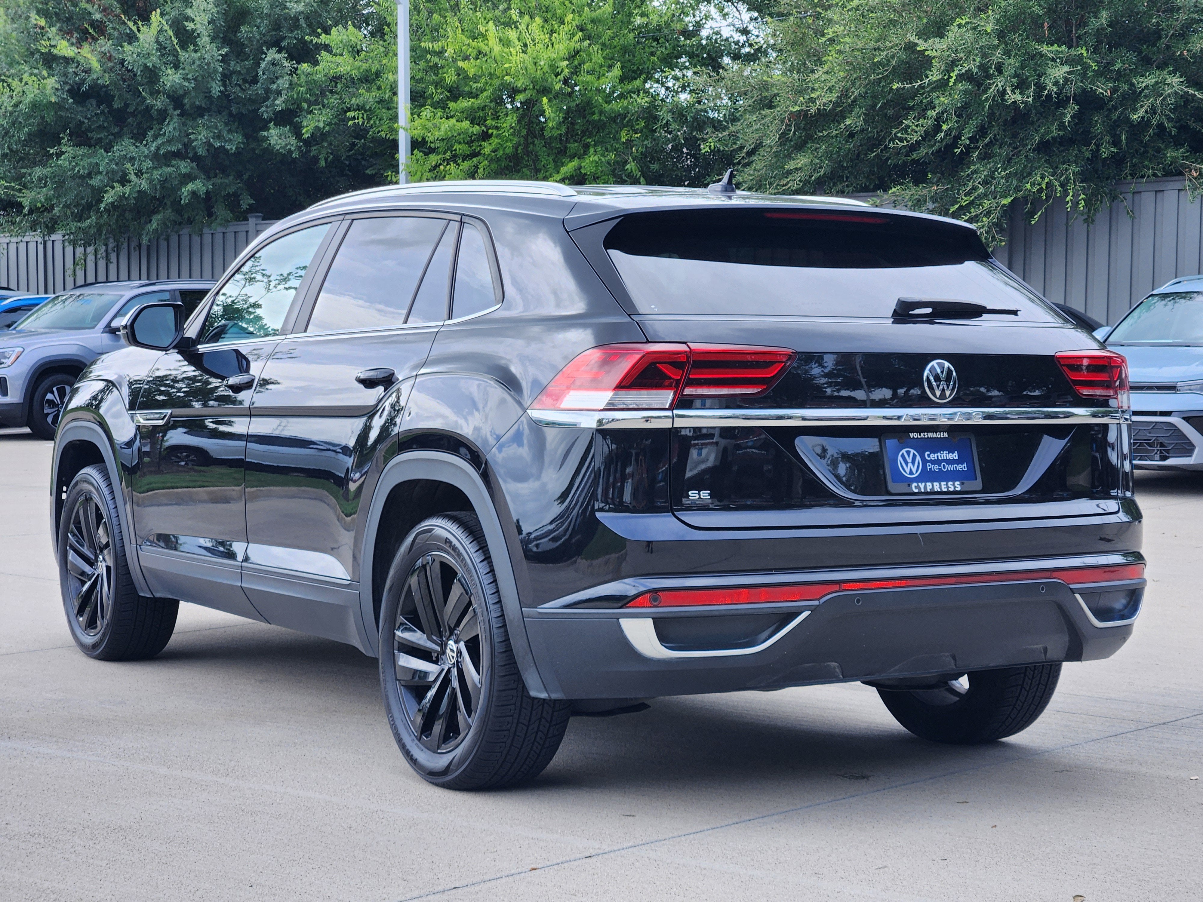 2023 Volkswagen Atlas Cross Sport 2.0T SE w/Technology