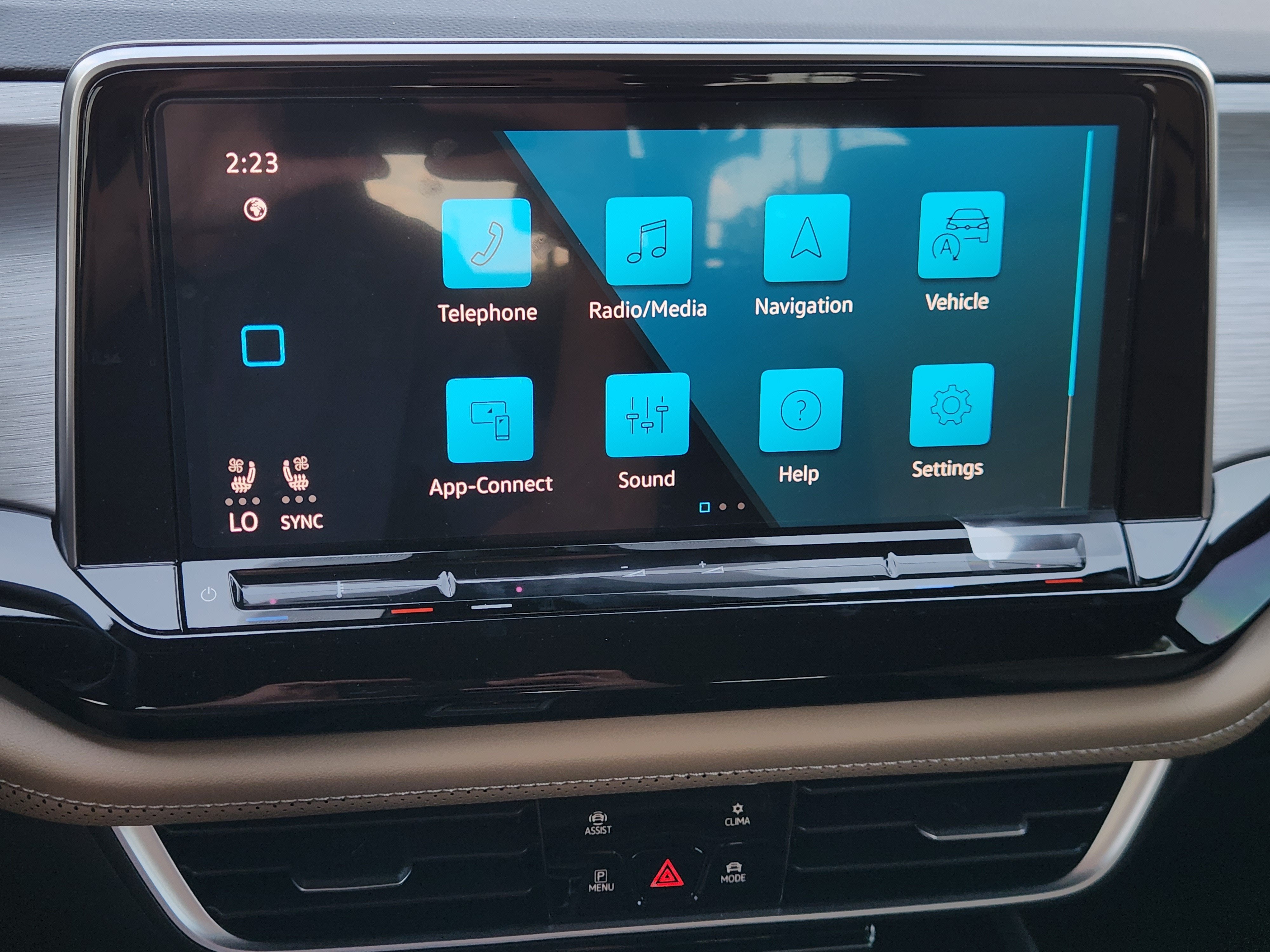 2026 Volkswagen Atlas Cross Sport 2.0T SE w/Technology