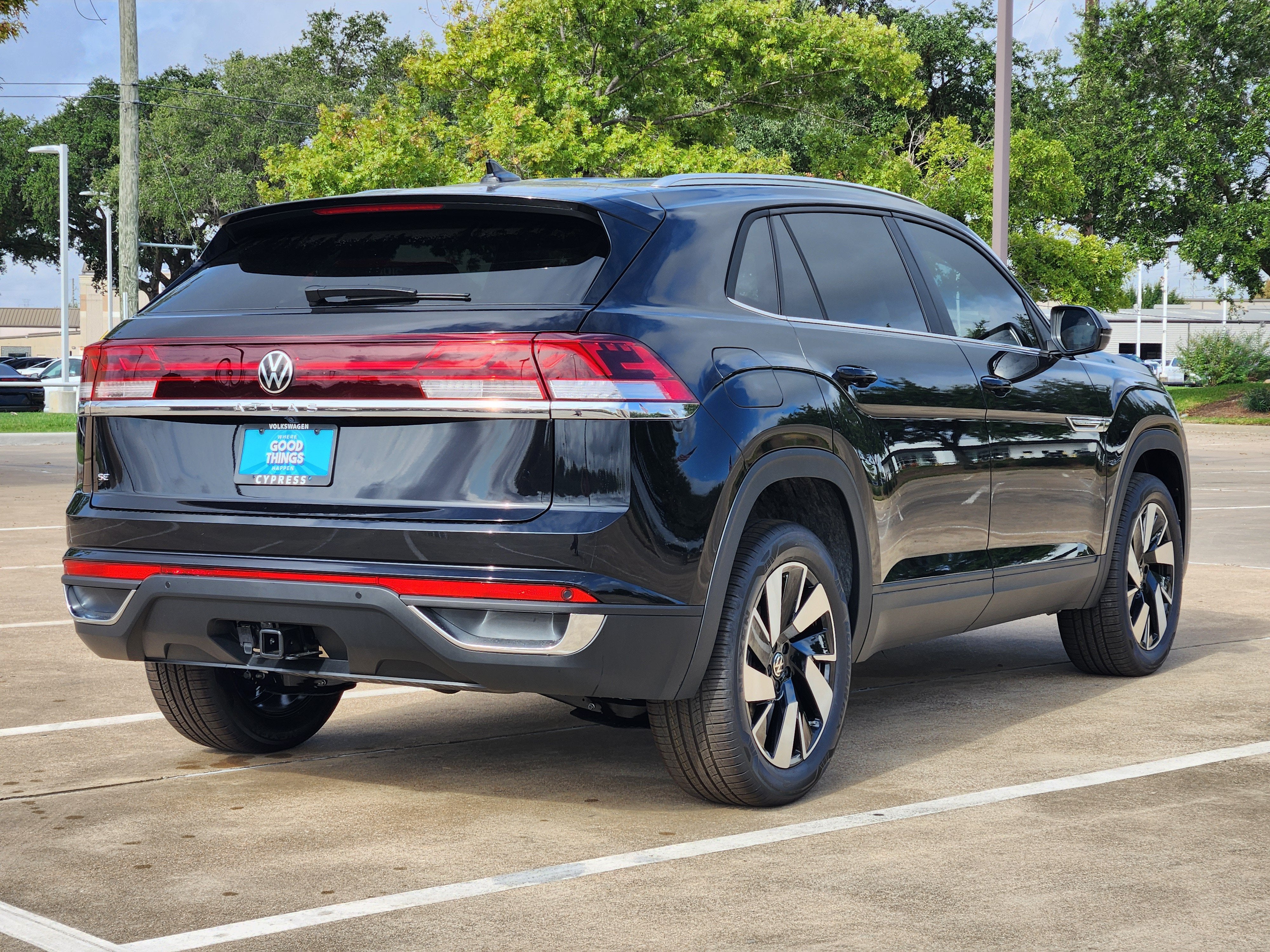 2026 Volkswagen Atlas Cross Sport 2.0T SE w/Technology