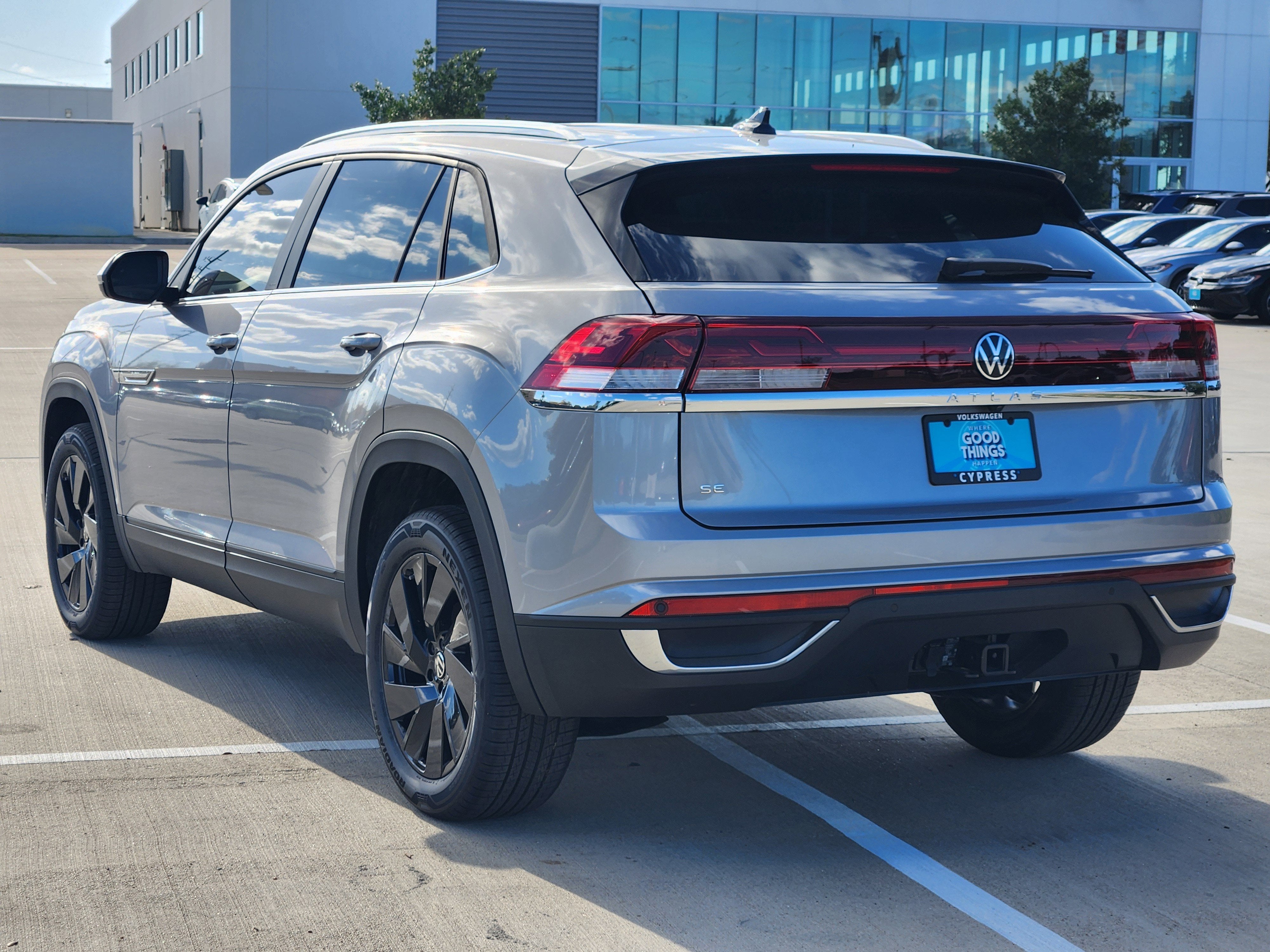 2026 Volkswagen Atlas Cross Sport 2.0T SE w/Technology
