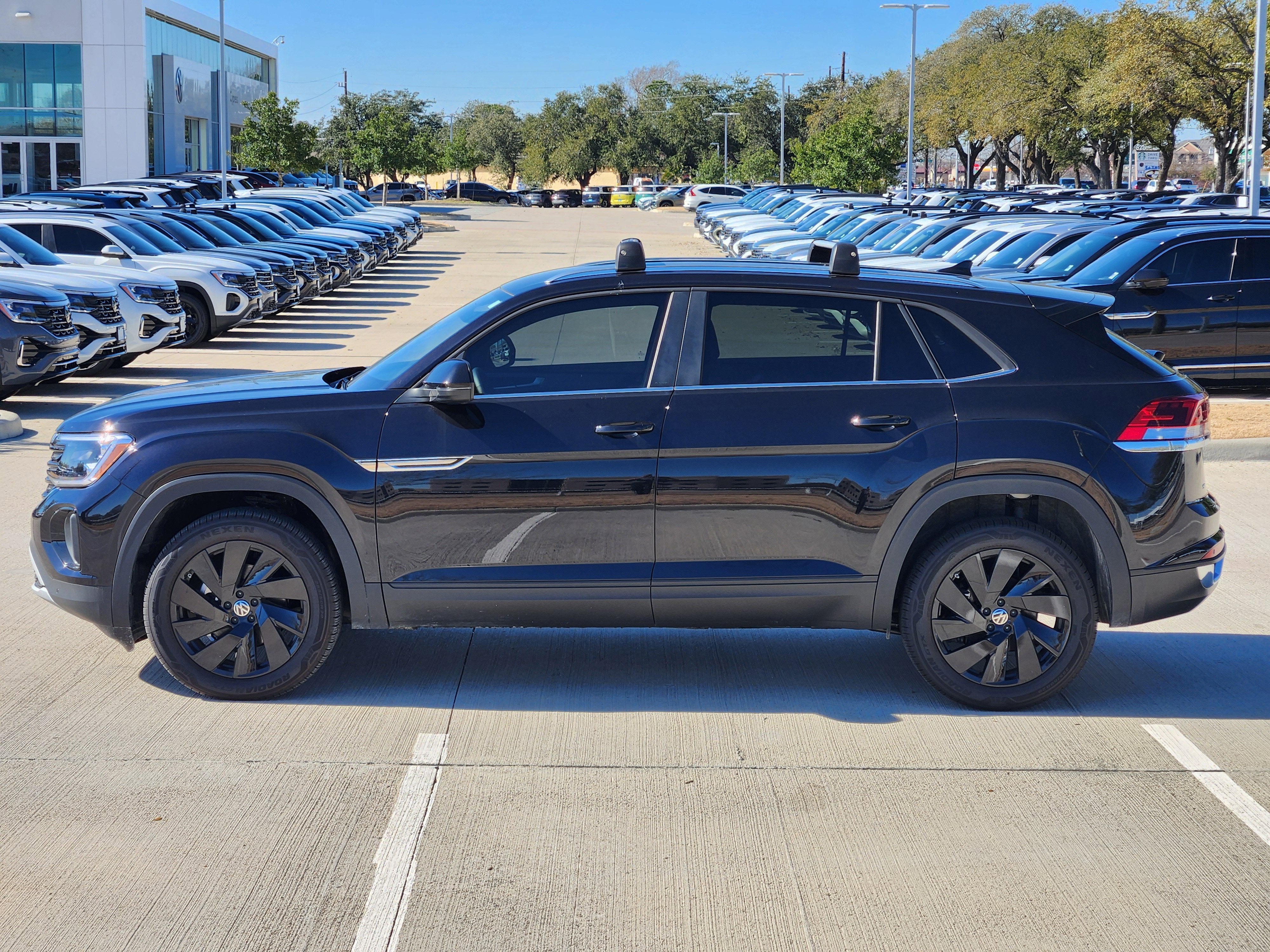 2026 Volkswagen Atlas Cross Sport 2.0T SE w/Technology