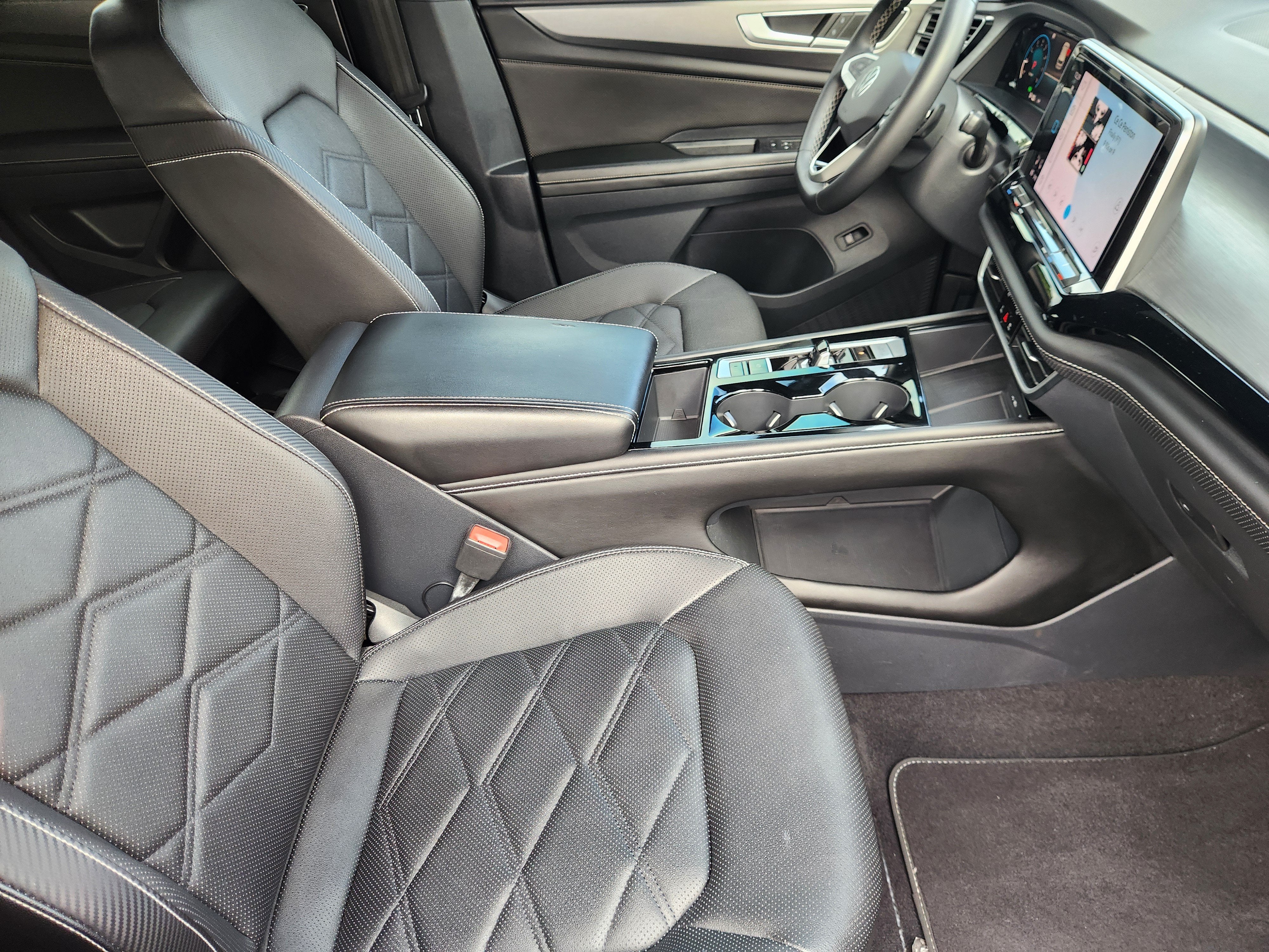 2024 Volkswagen Atlas Cross Sport 2.0T SE w/Technology