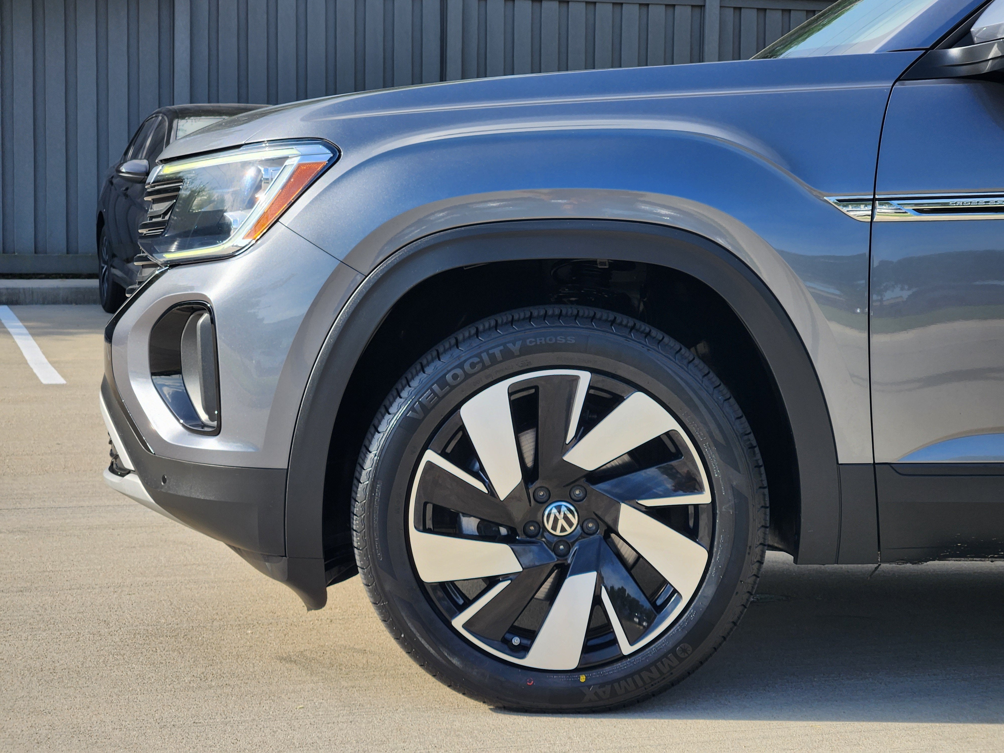 2024 Volkswagen Atlas Cross Sport 2.0T SE w/Technology