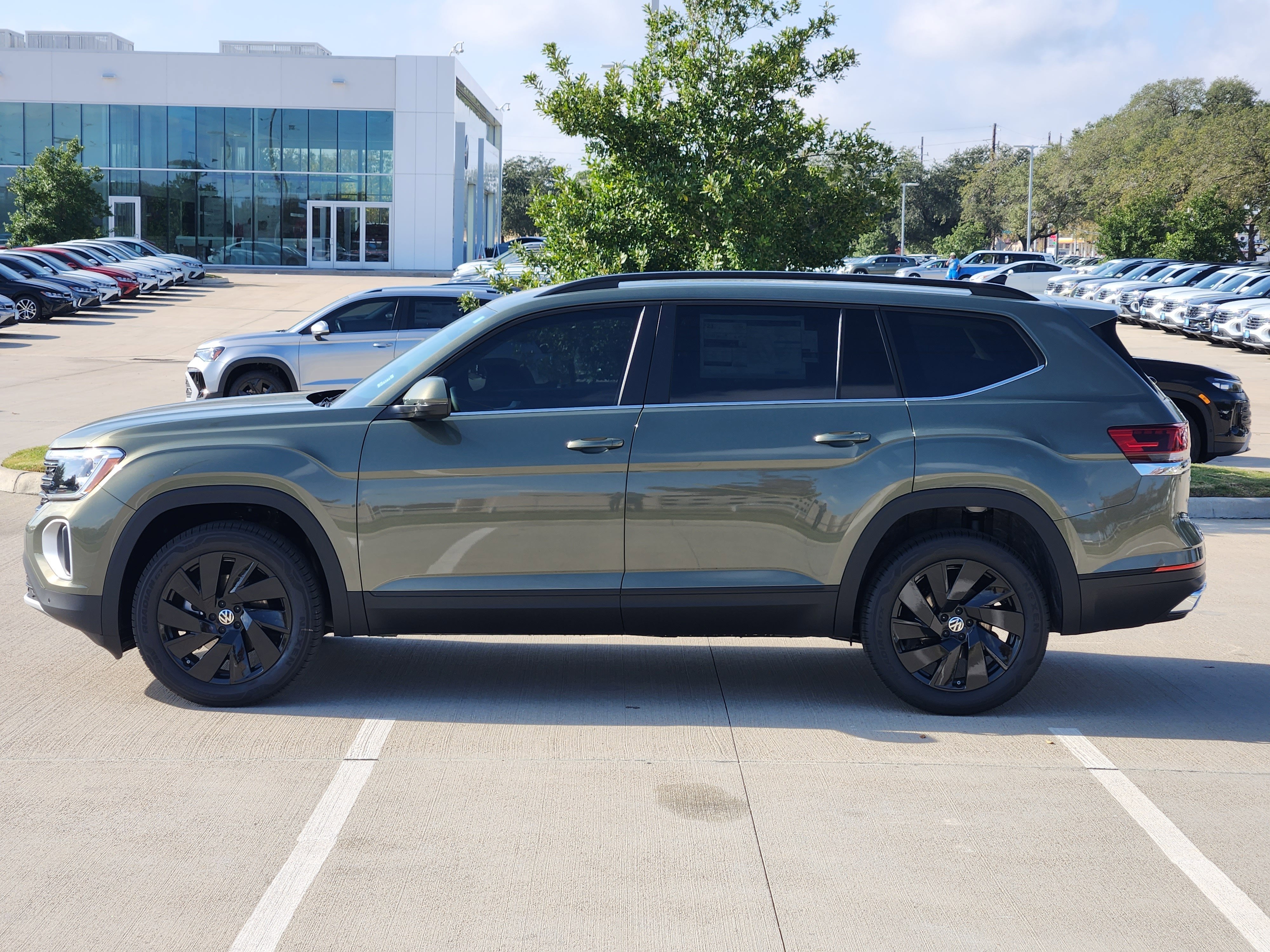 2026 Volkswagen Atlas 2.0T SE w/Technology
