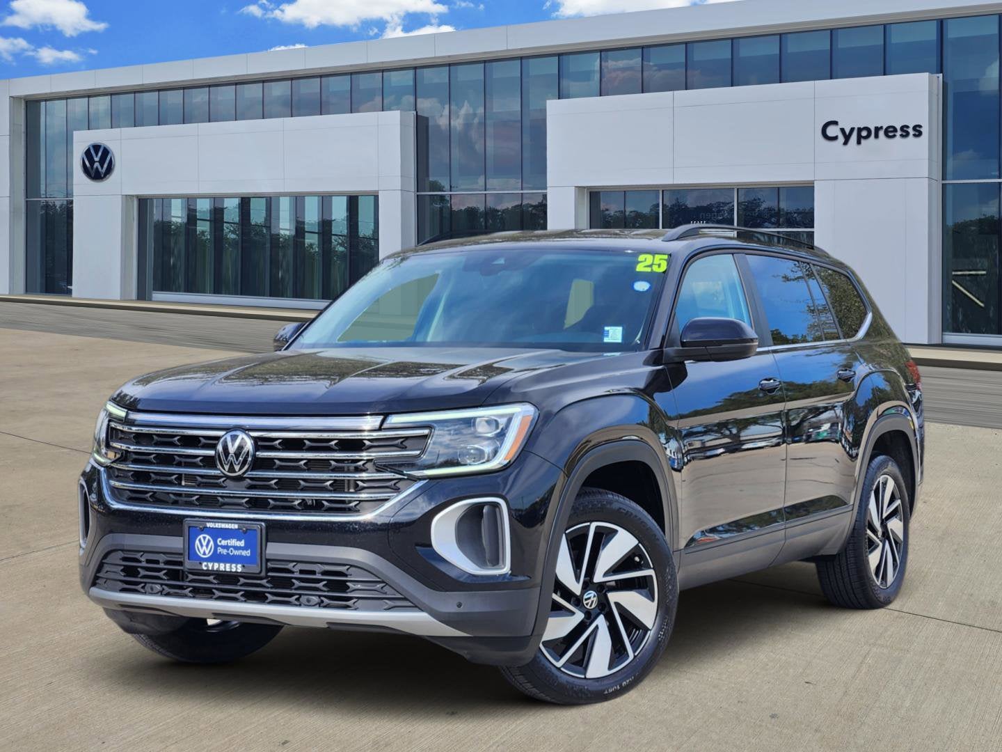 2025 Volkswagen Atlas 2.0T SE w/Technology