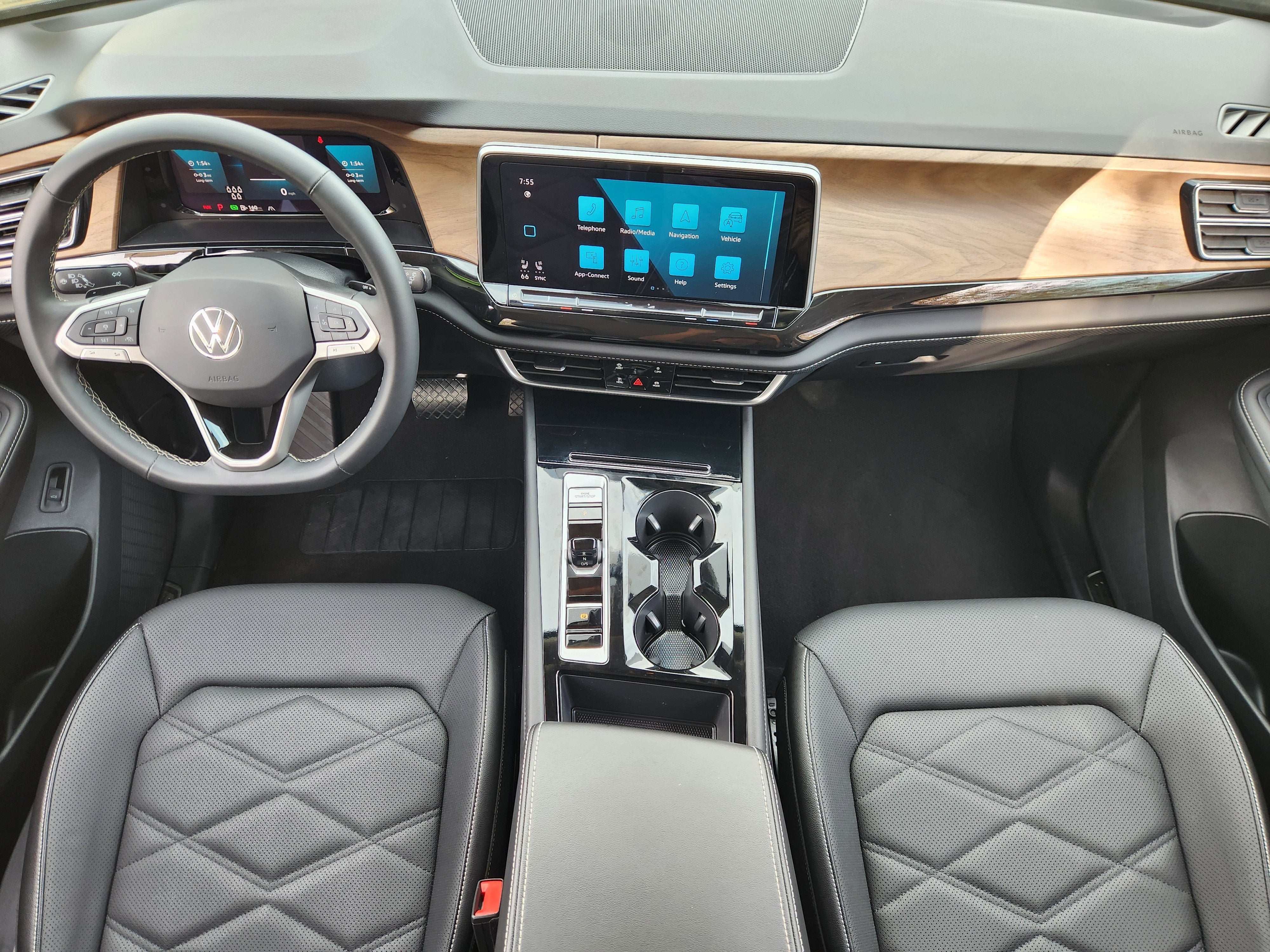 2025 Volkswagen Atlas 2.0T SE w/Technology