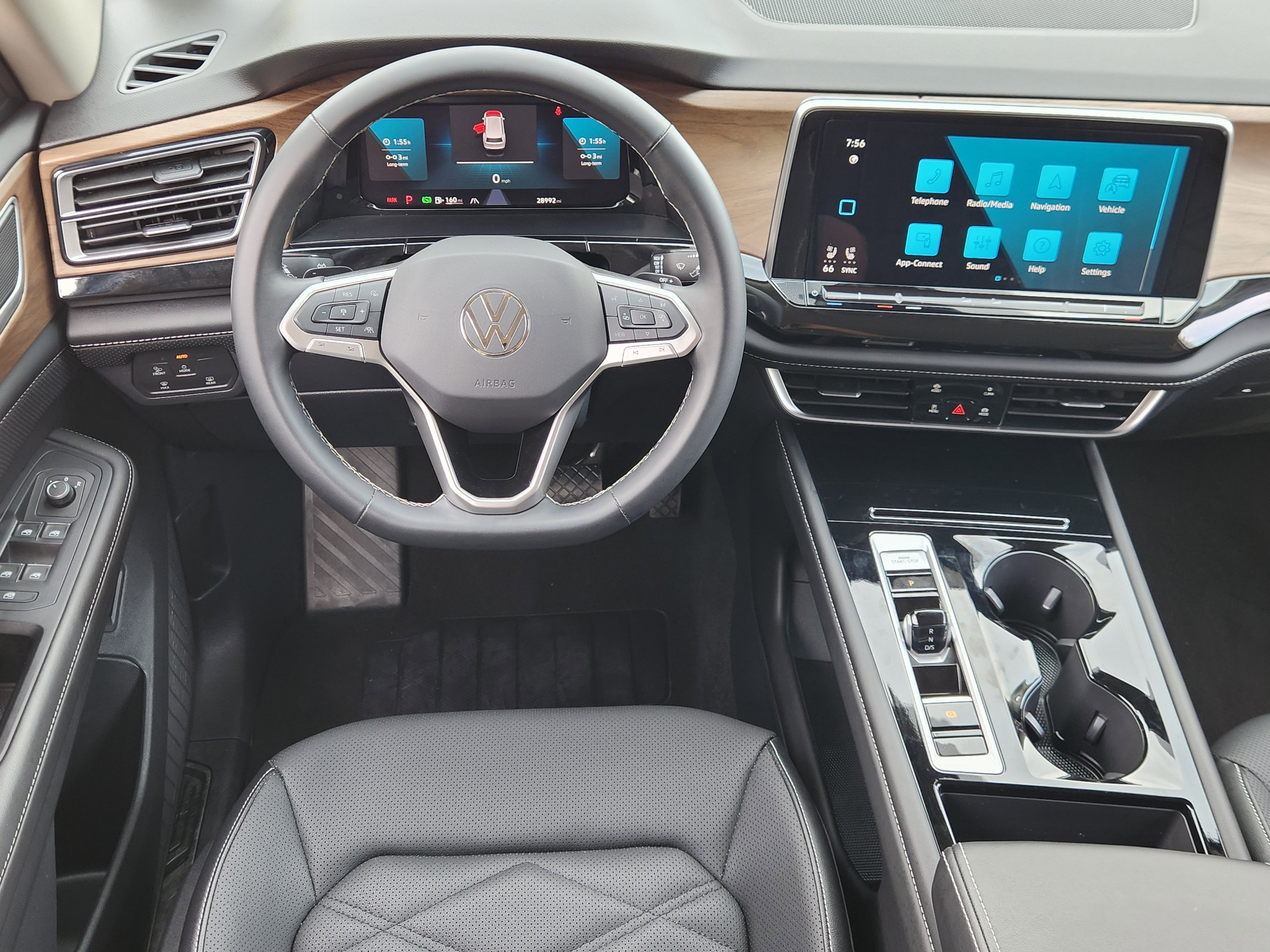 2025 Volkswagen Atlas 2.0T SE w/Technology