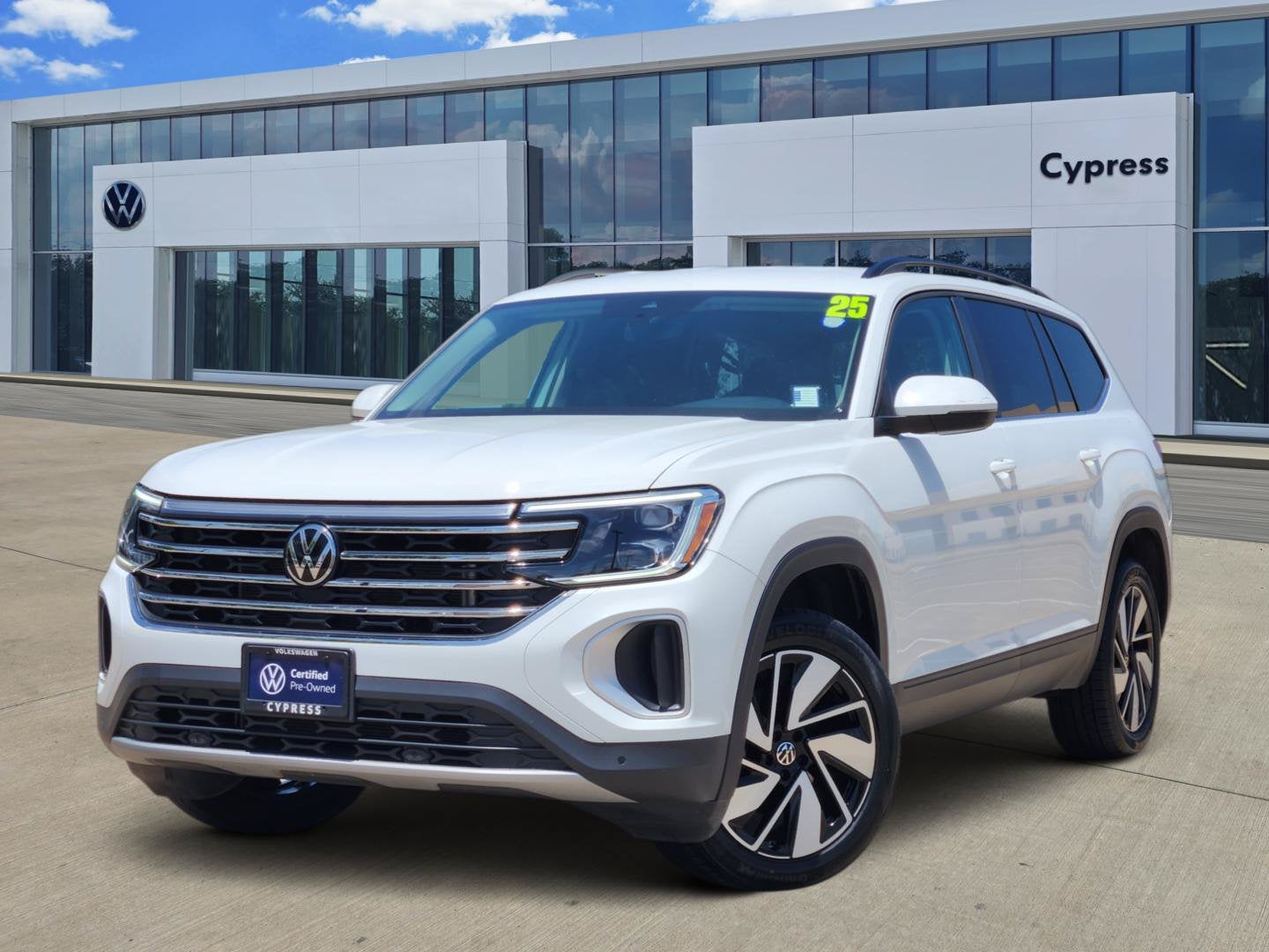 2025 Volkswagen Atlas 2.0T SE w/Technology