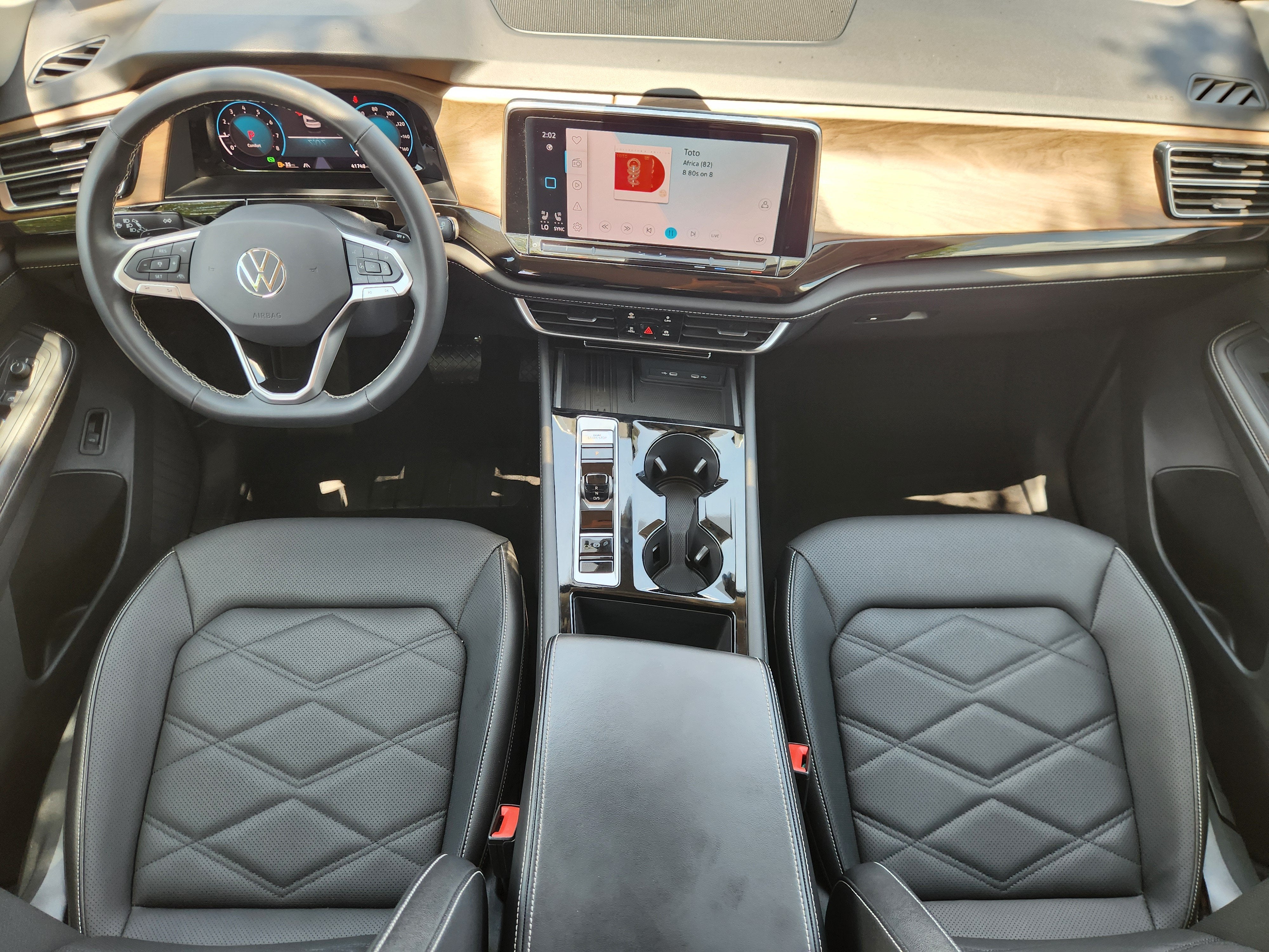2025 Volkswagen Atlas 2.0T SE w/Technology